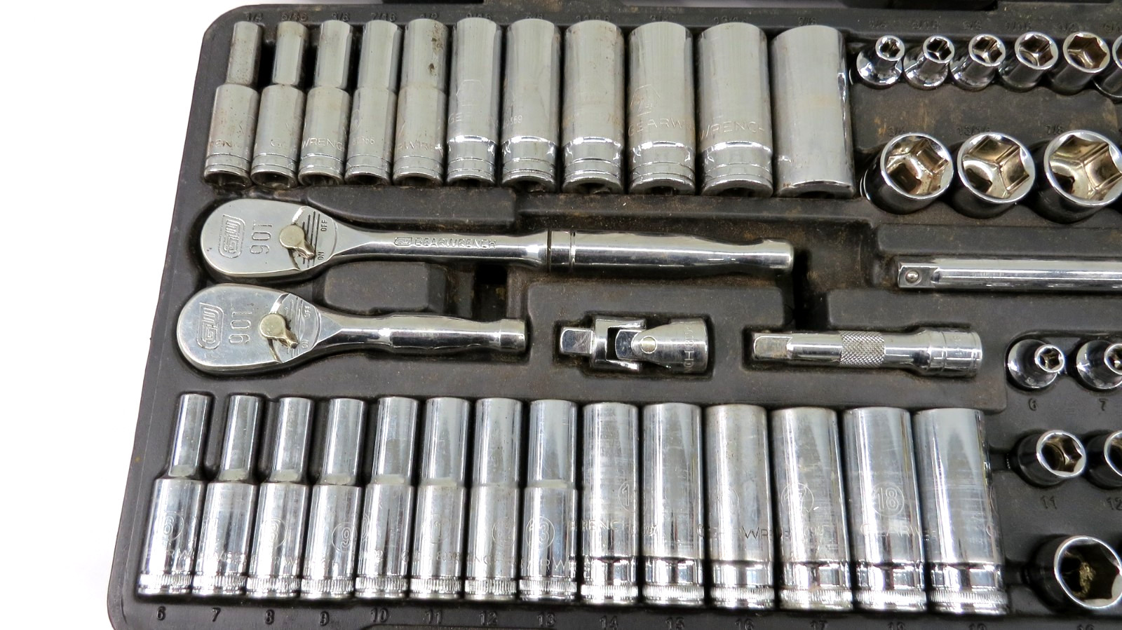 Gearwrench 57pc 3/8″ Dr. Socket & Ratchet Set SAE & Metric 90 Tooth 6 Point