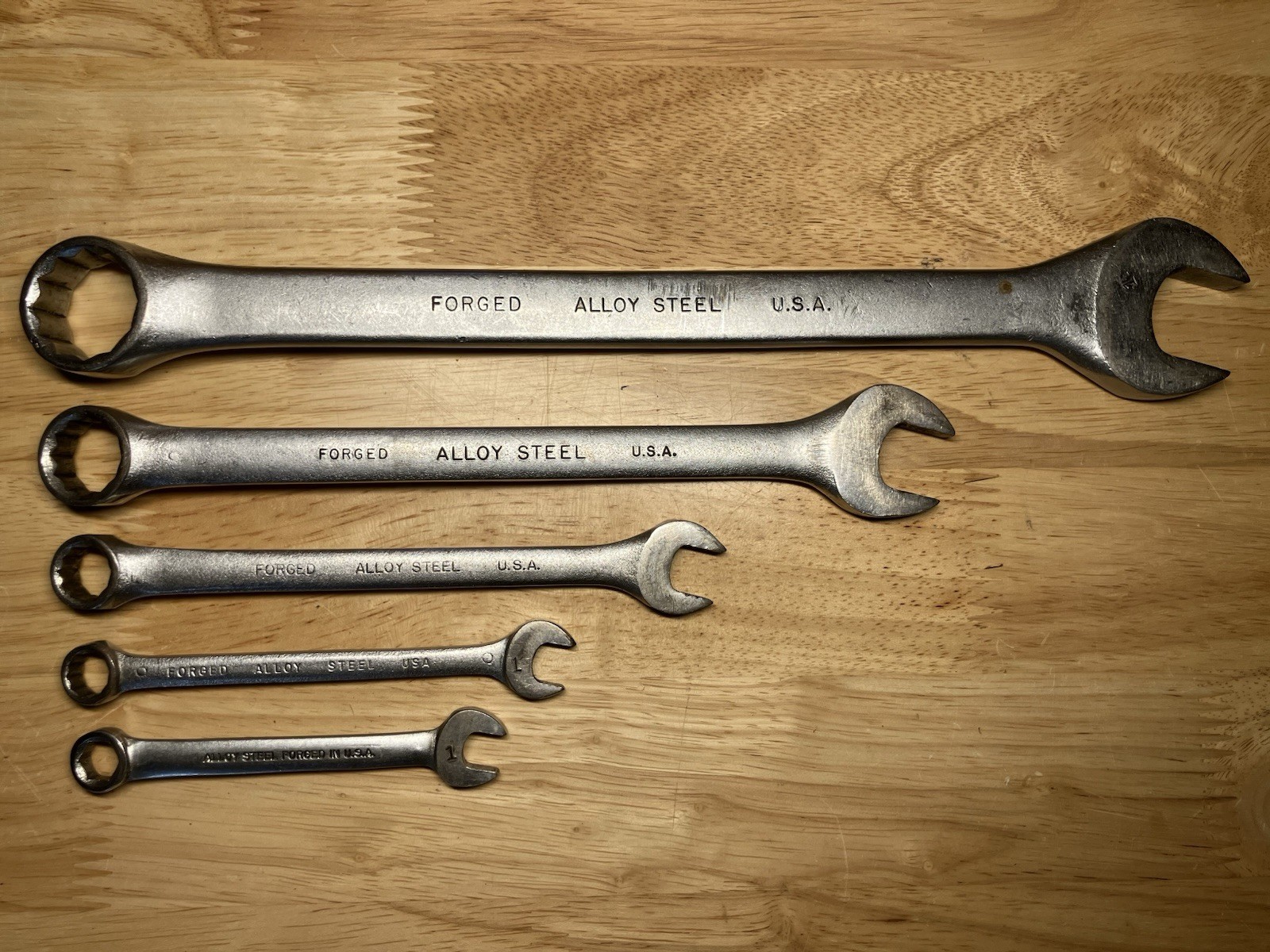 New Britain Combination Wrench Lot 5 Pieces 15/16, 17mm, 12mm, 10mm, 9mm Nice