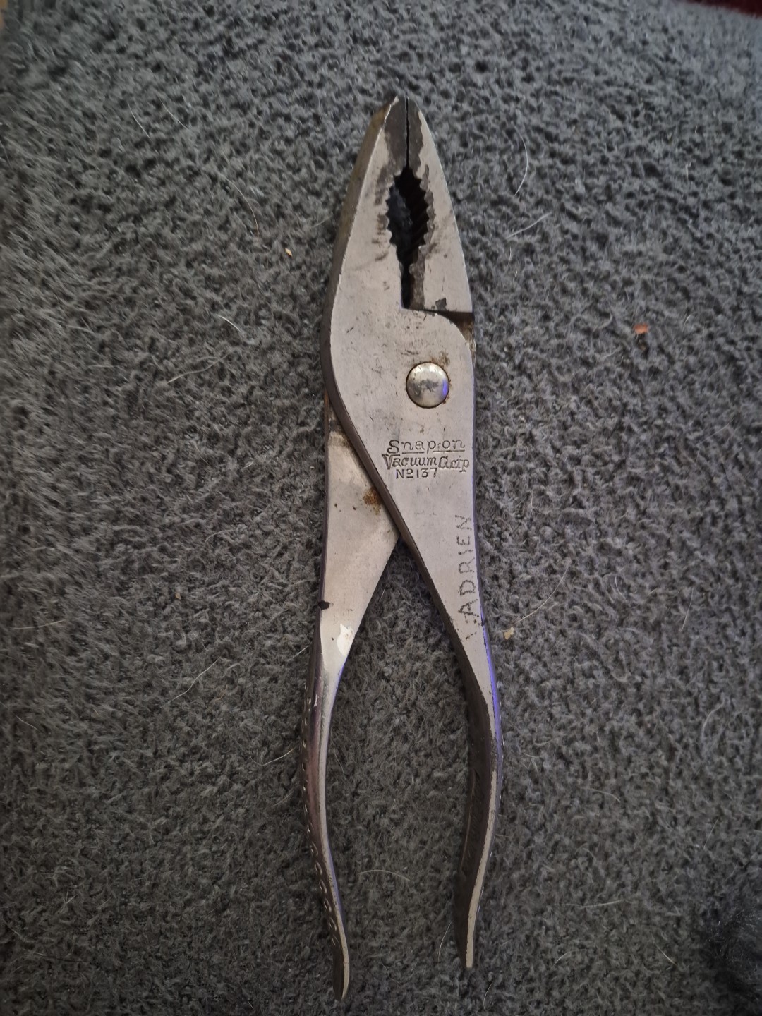 Snap On USA Vacuum Grip 7-1/2″ Pliers No 137