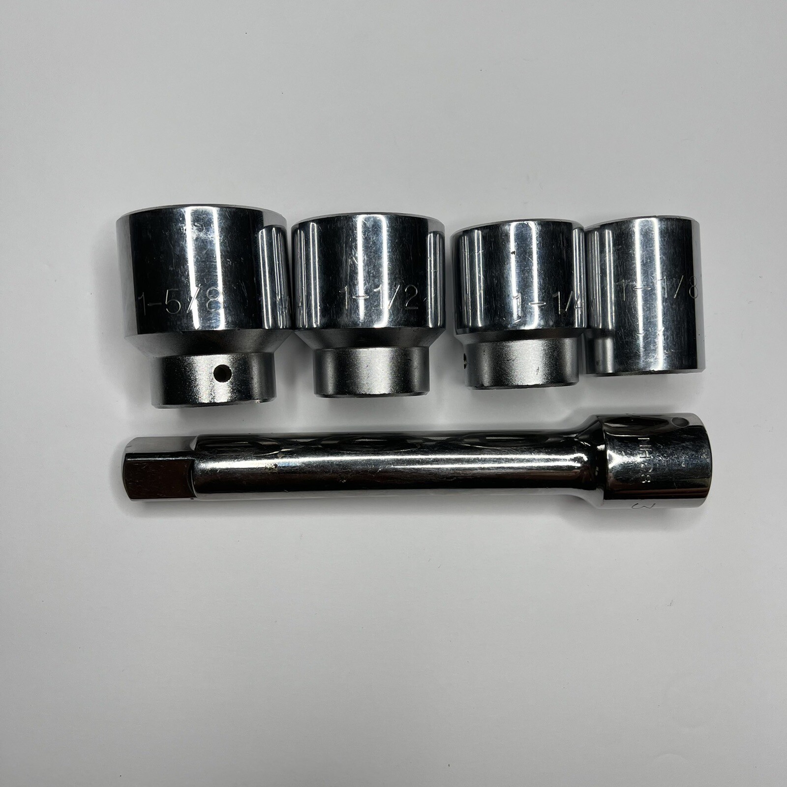 Napa 3/4″ Drive Sockets & 6” Extension 5pc 1-5/8” , 1-1/2” , 1-1/4” , 1-1/8” USA
