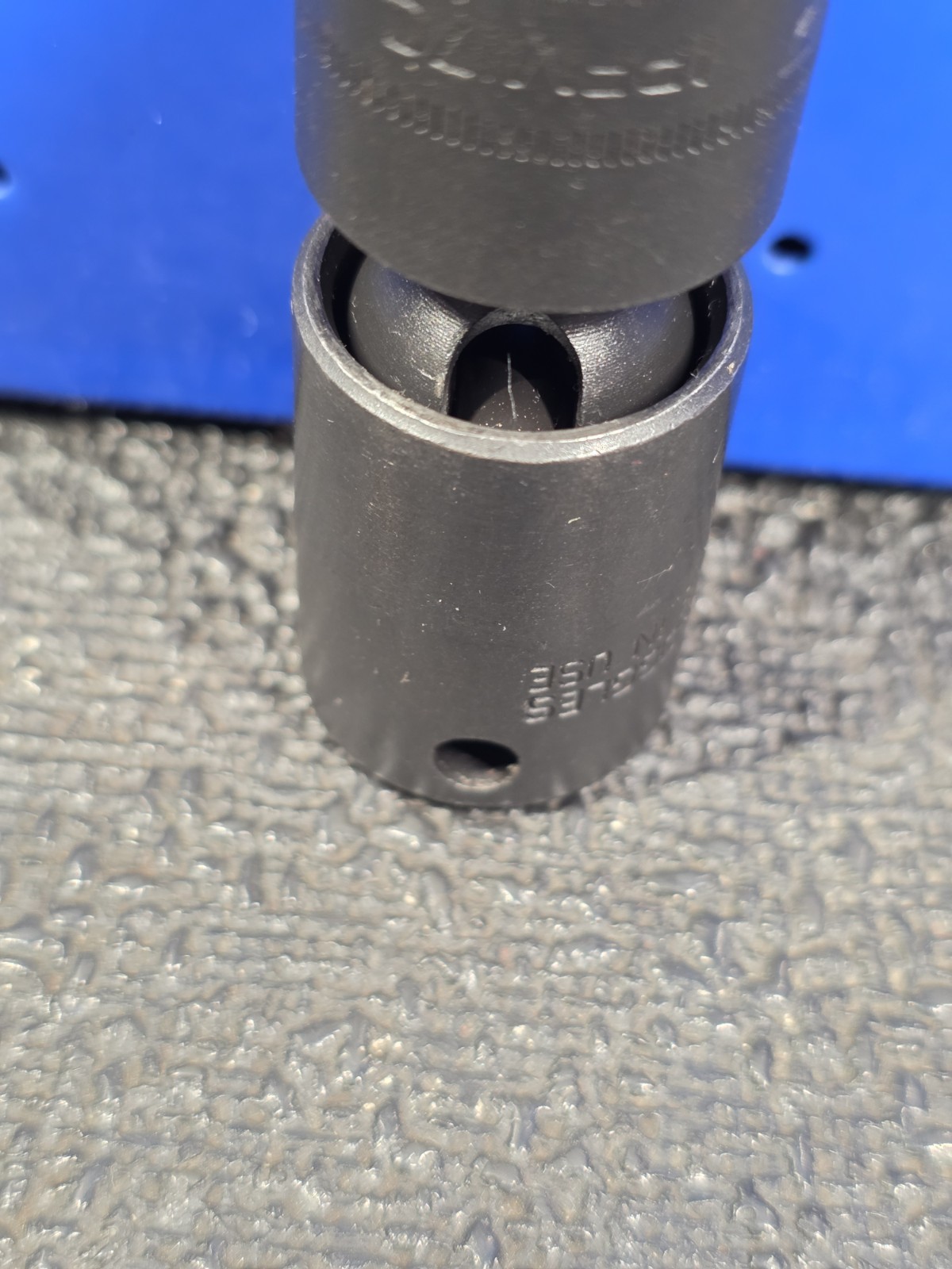 Snap-on Tools IPFM17C 17mm LIGHT USE 3/8″ Drive 6-Point Impact Swivel Socket