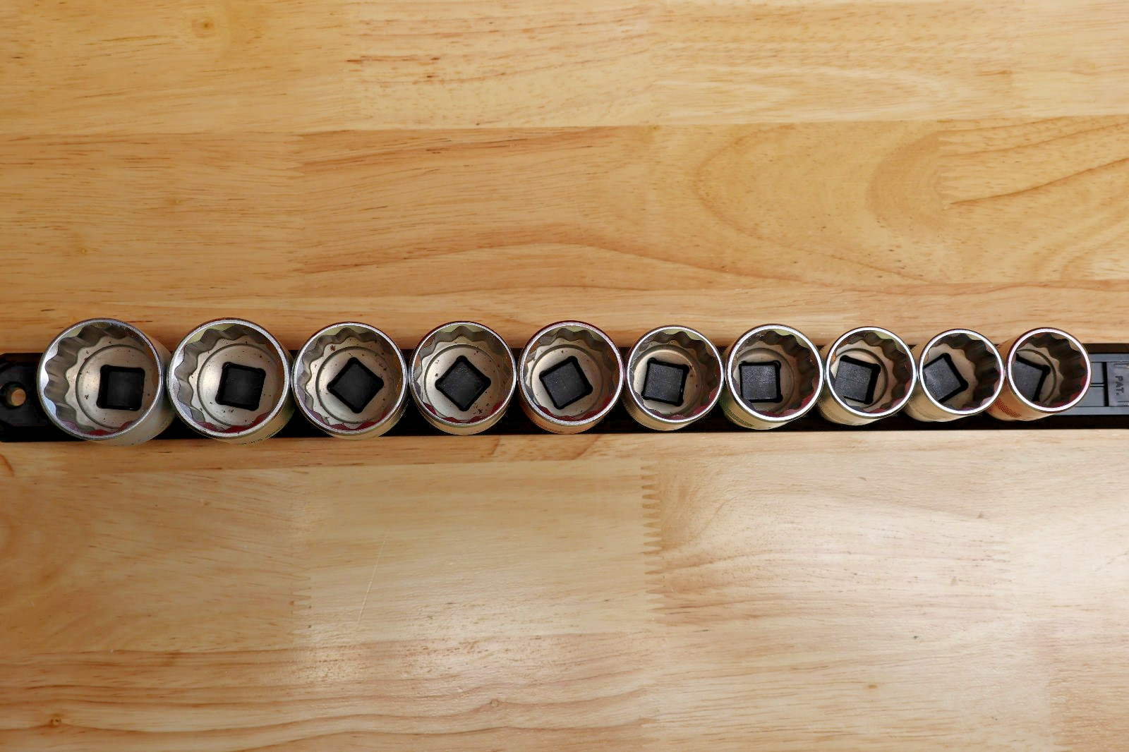 Wiha 33891 30 Piece 1/2″ Drive Socket Set – Metric