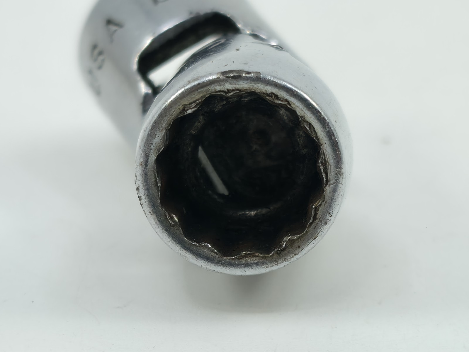 Snap On Tools 3/8″ Drive 7/16″ FVU14 12PT SAE Chrome Universal Swivel Socket