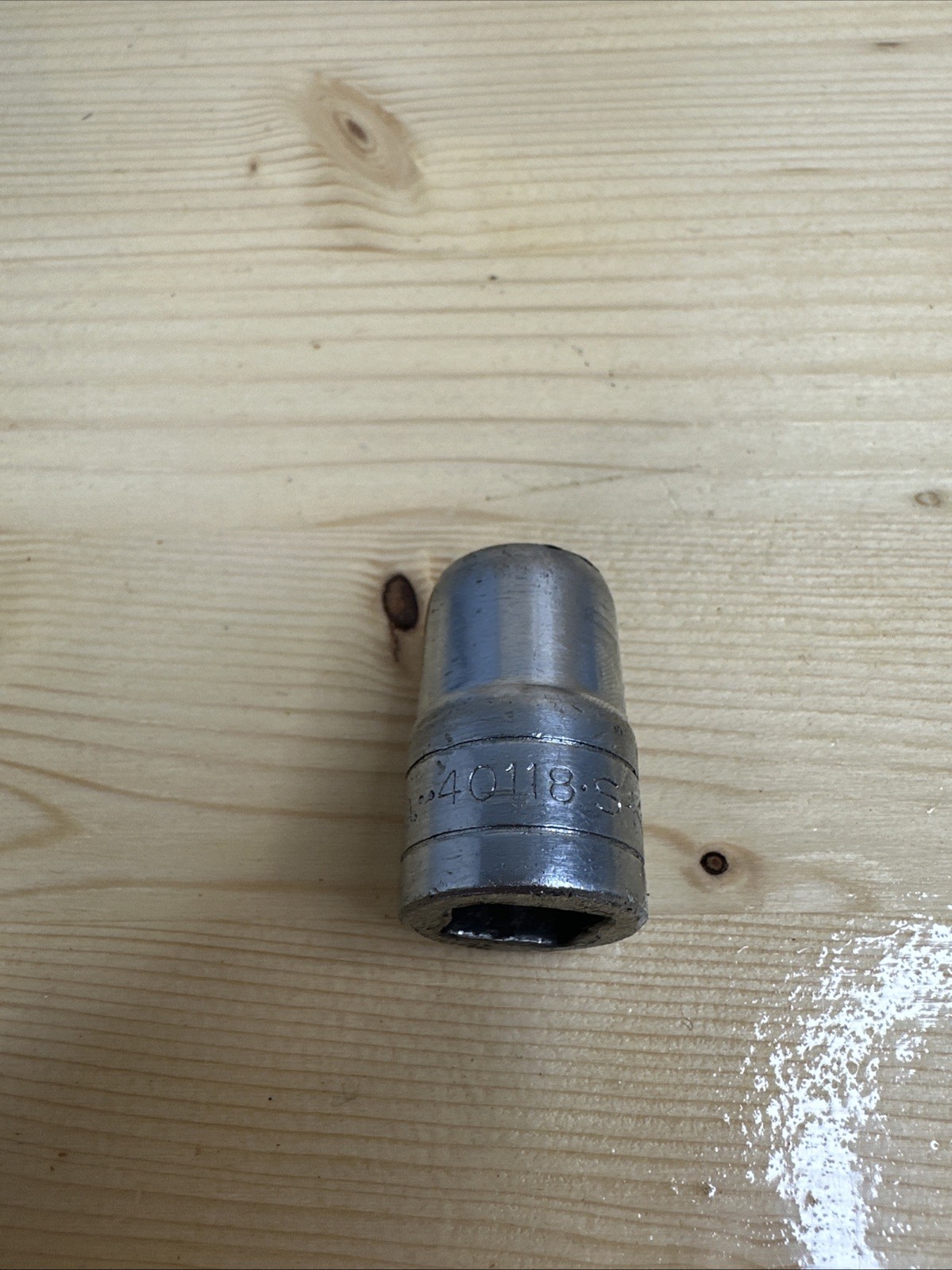 SK USA 9/16″ 6 Point 1/2″ Drive Shallow Polished Chrome Socket 40118