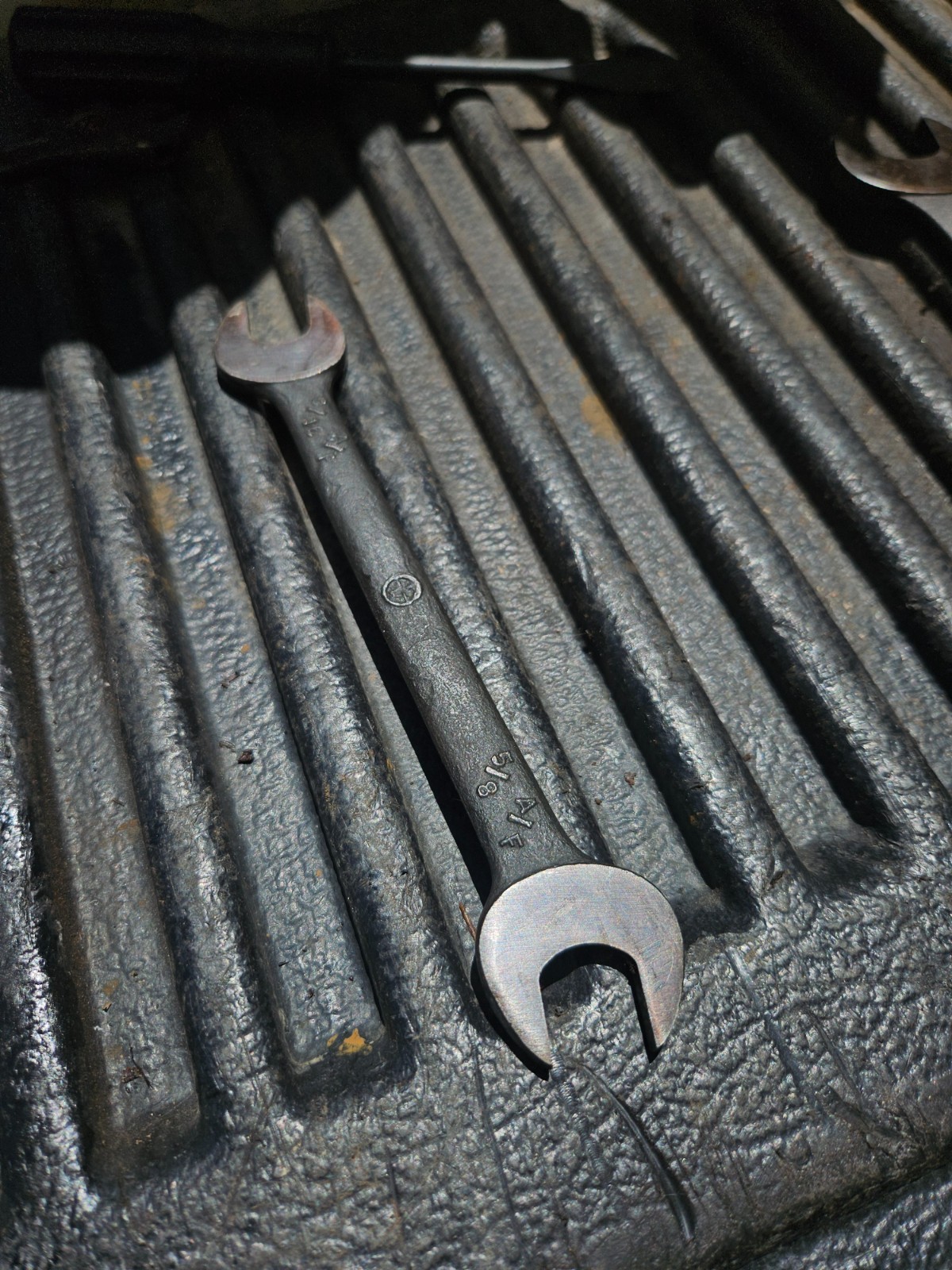JAGUAR 9/16″ 5/8″ open end wrench T/W Good shape almost NOS