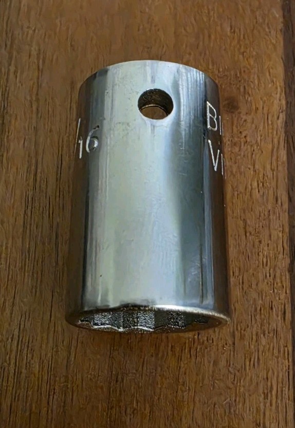 Vintage Billings Vitalloy USA 11/16″ Shallow Socket 1/2″ Drive 12 Point S1222
