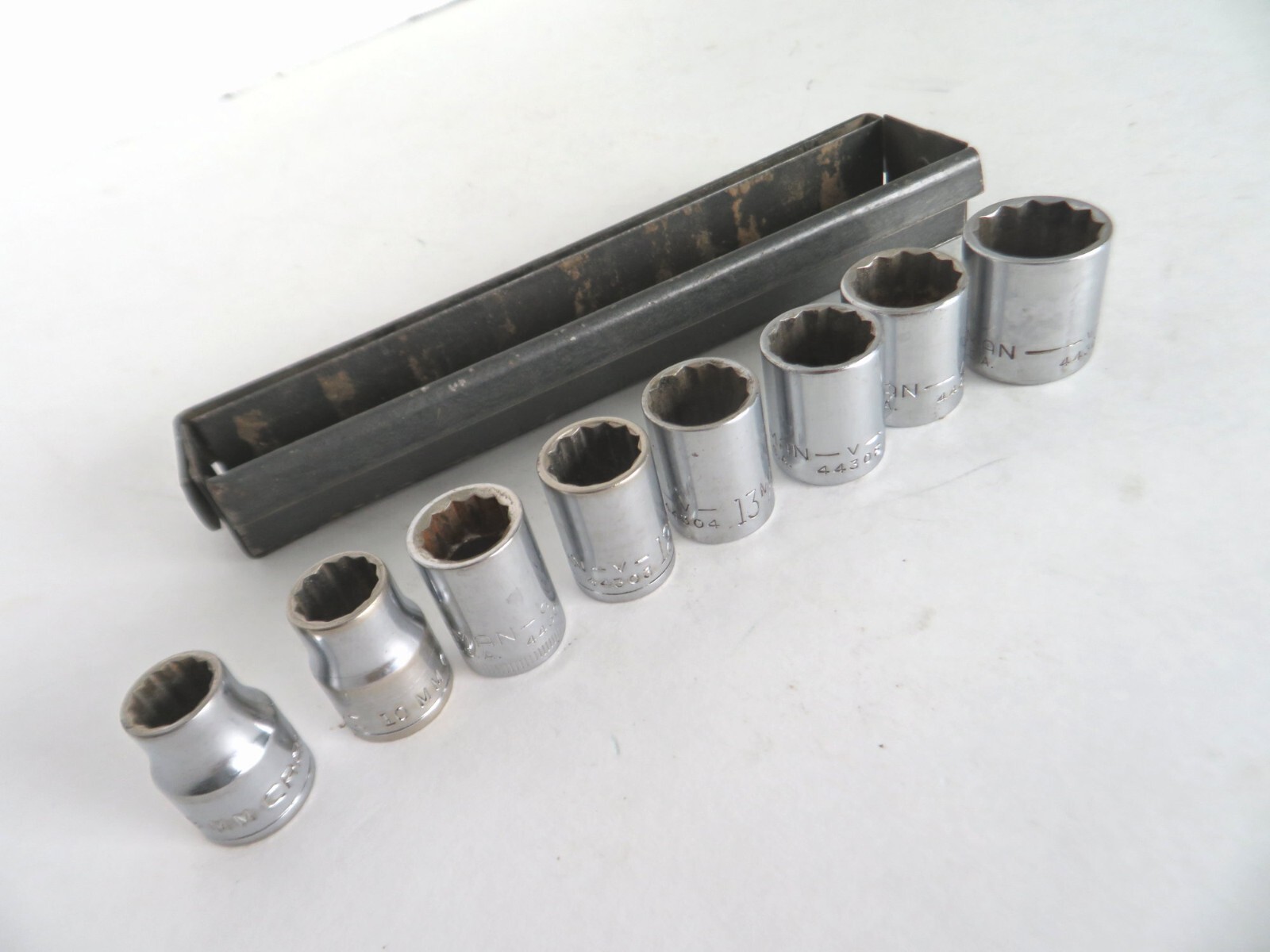 Craftsman 3/8 Drive 12-Point Metric Sockets 9mm – 17mm Made in USA 8 Pieces