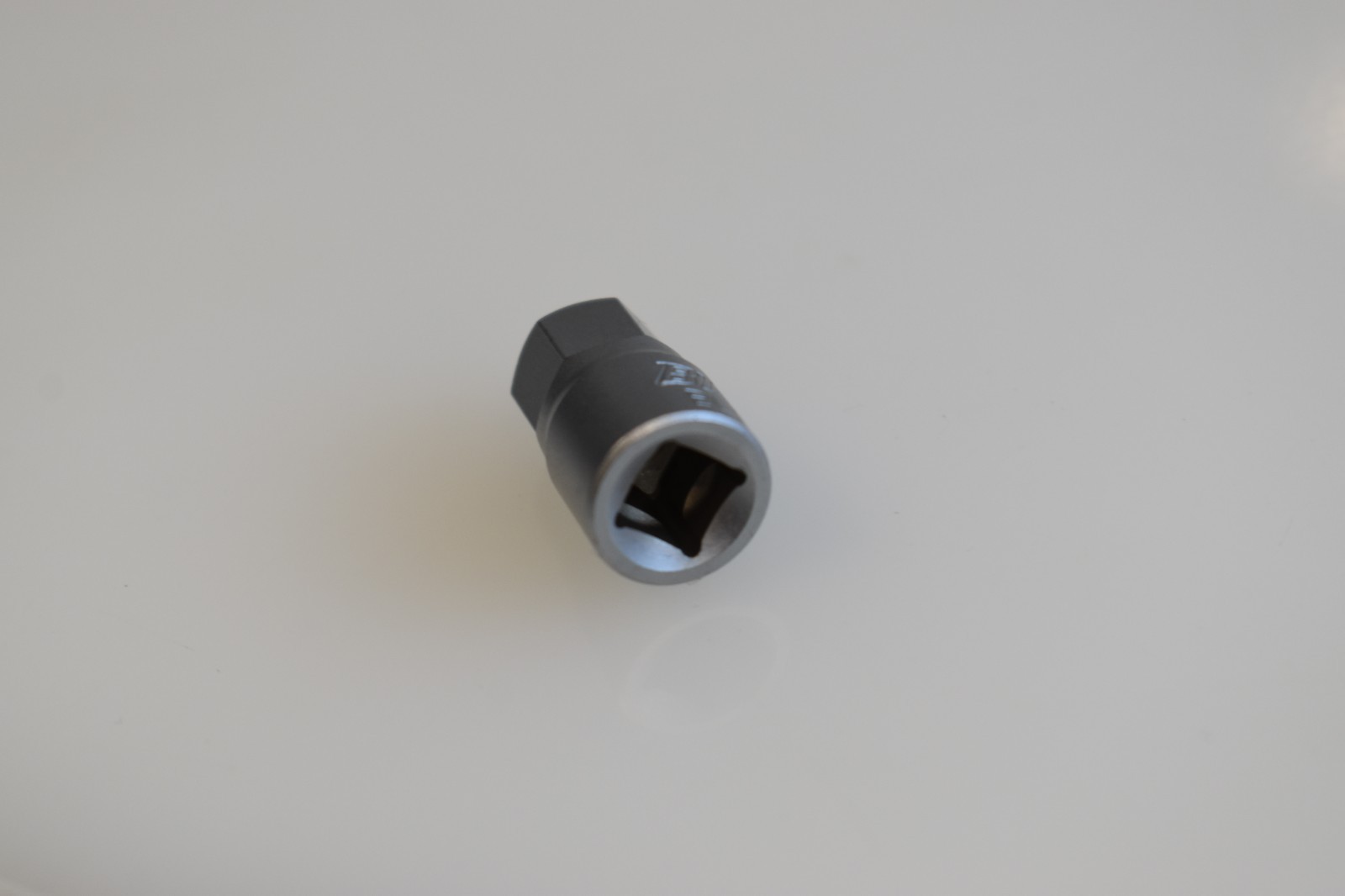Blue Point BLPTHSM1410 10mm Stubby Tamper Resistant Hex Bit Socket 1/4″ Drive