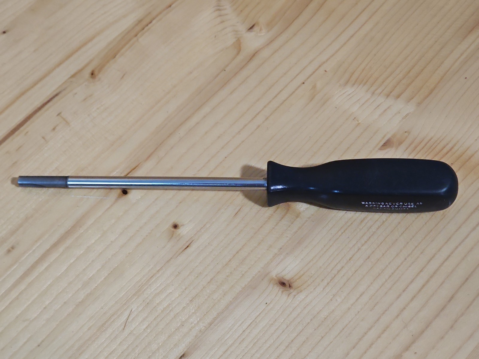 Snap-on Tools SSDC-8 1/4″ Clutch Tip Black Hard Handle Driver Screwdriver USA