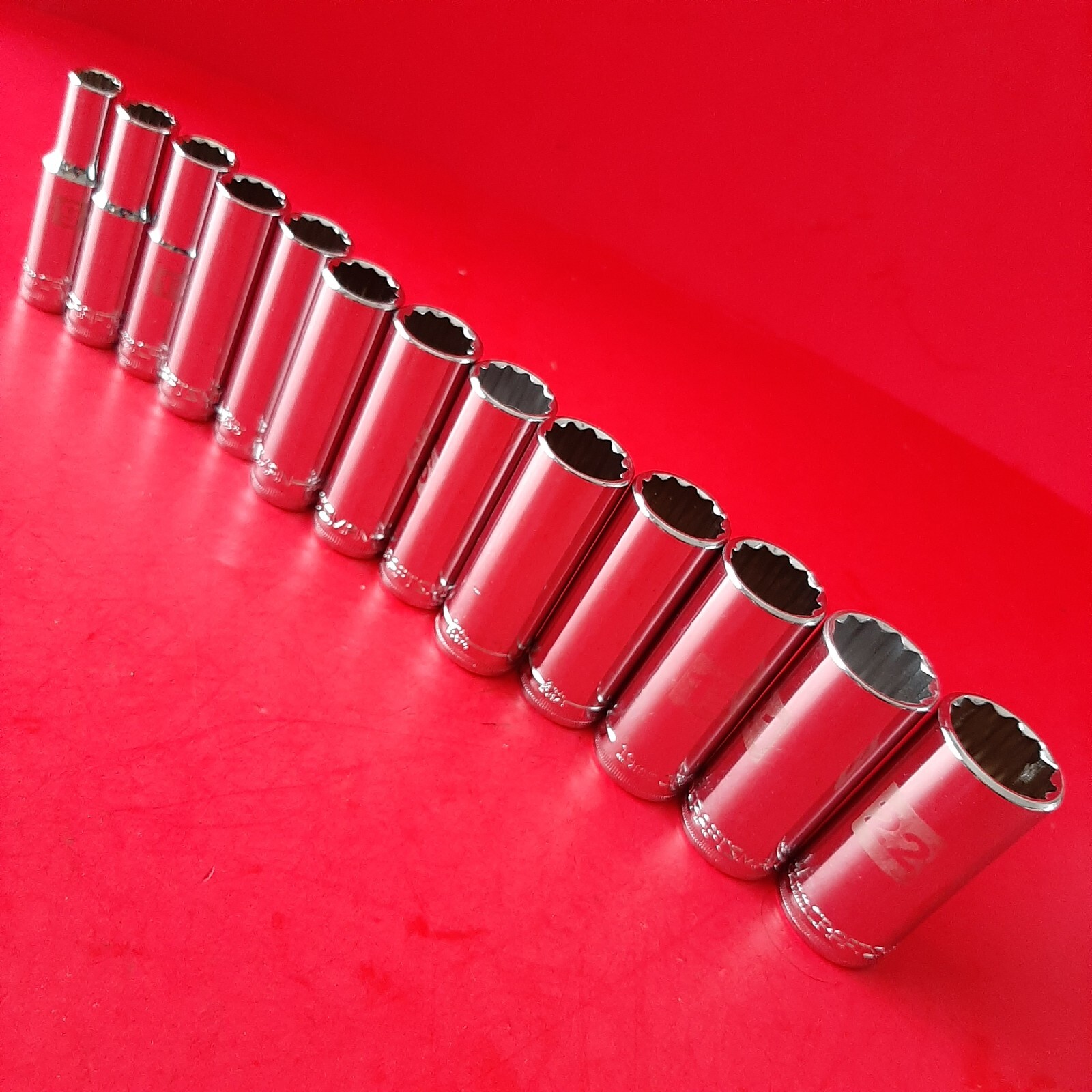 NEW CRAFTSMAN Easy Read 13 Piece 3/8 Dr 12pt DEEP METRIC Socket Set 9-19,21 22mm