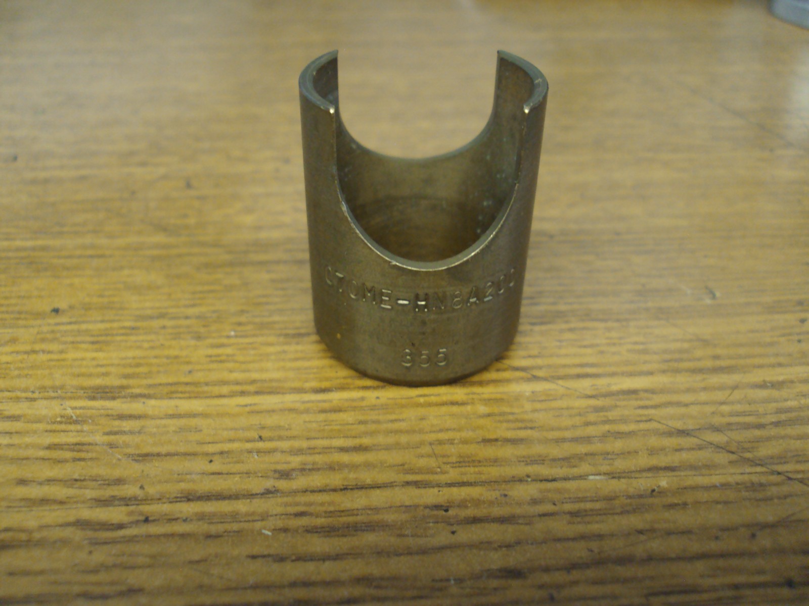 New Honda Motor Sports P/N 070ME-HN8A200 28 MM Differential Bearing Clip B456