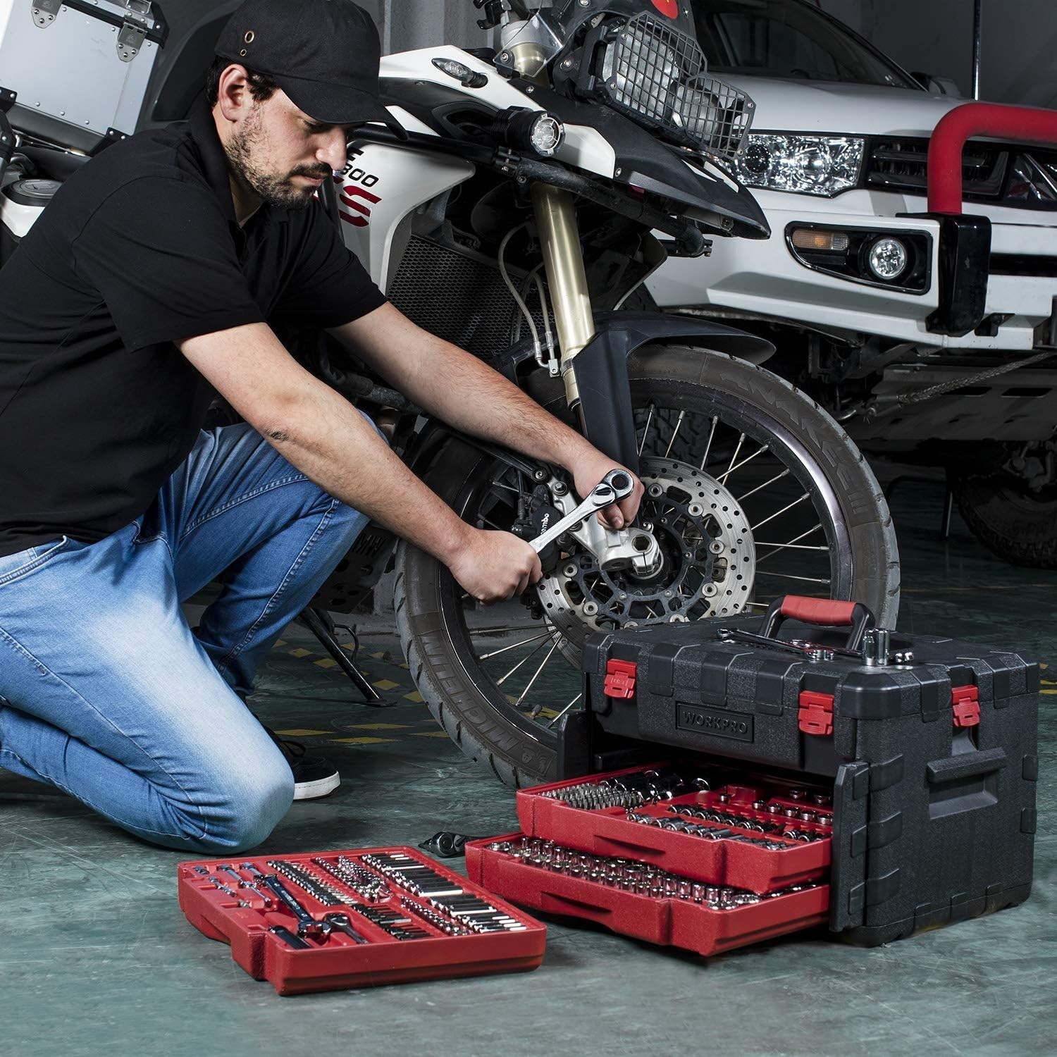 Comprehensive 450-Piece Tool Set with Rust-Resistant Chrome Finish for Repairs