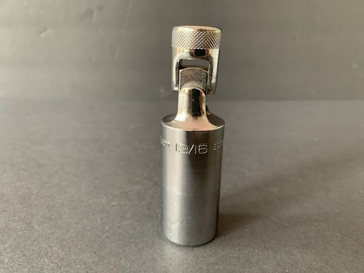 Snap-on 3/8″ Drive 13/16″ Magnetic Swivel Spark Plug Socket S9704KFUAMAG READ