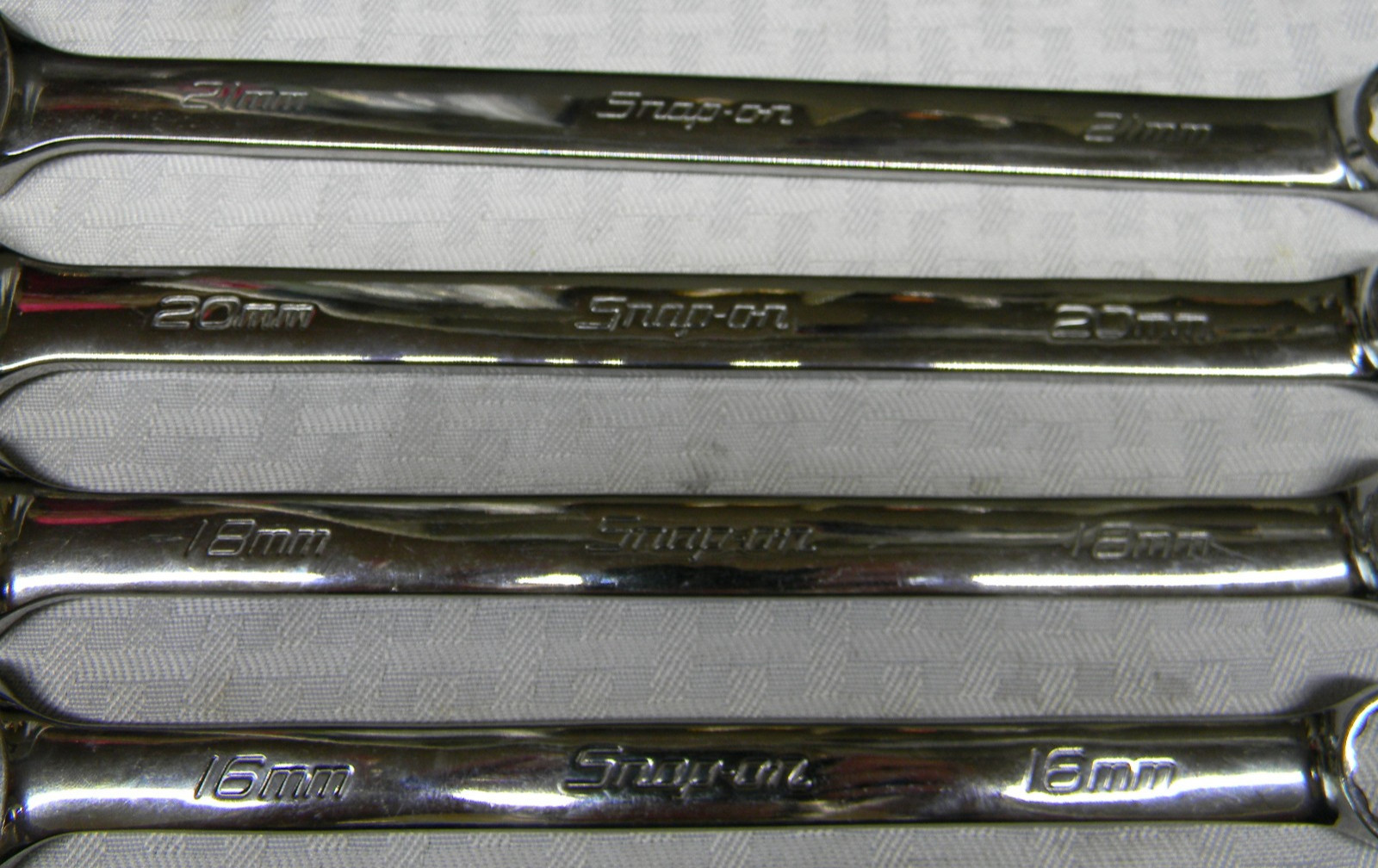SNAP-ON 4PC METRIC 12PT FLANK DRIVE COMBINATION WRENCH SET 16,18,20,21MM OEXM