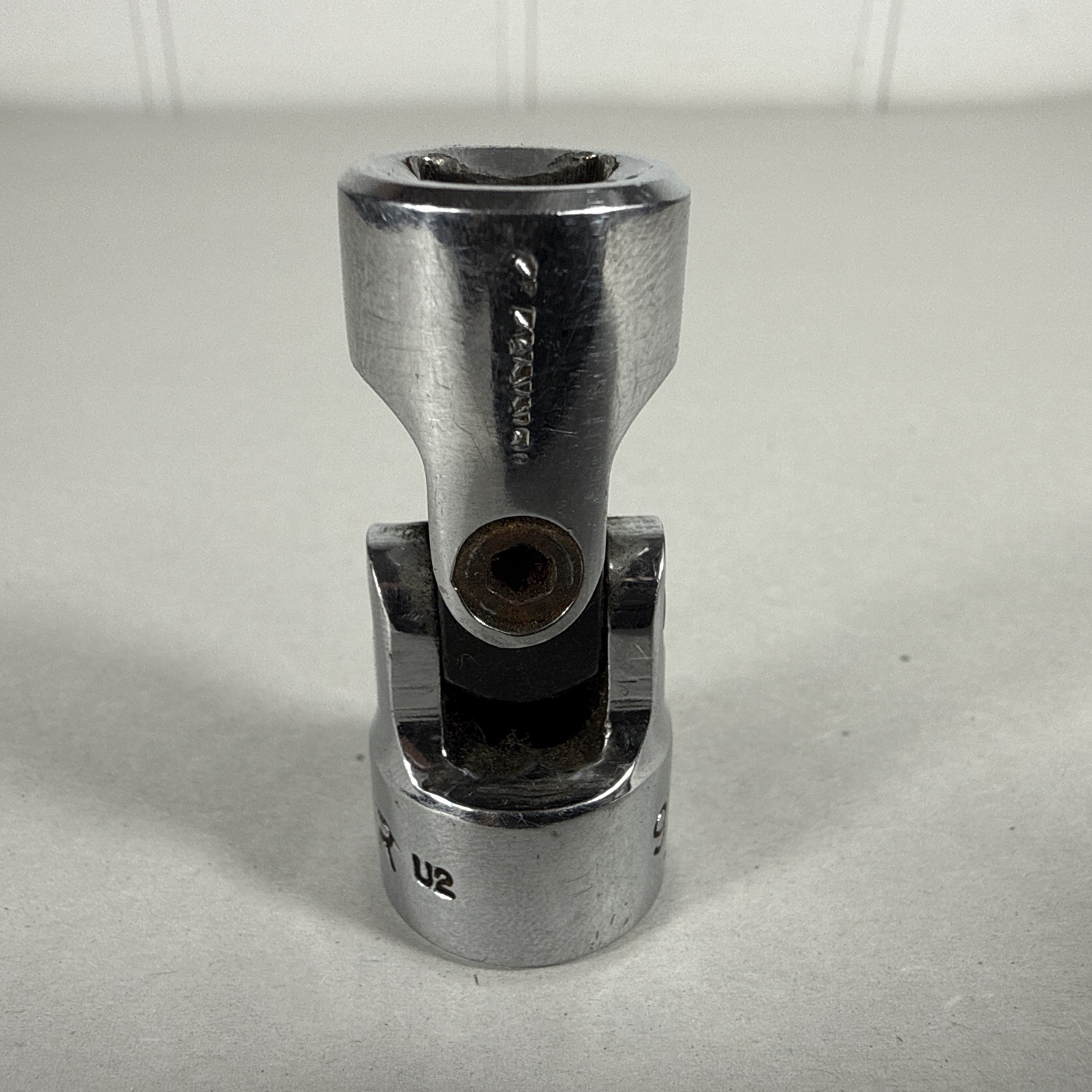 MAC Tools XU186R – 9/16″ 6pt 3/8″ Drive Swivel Socket