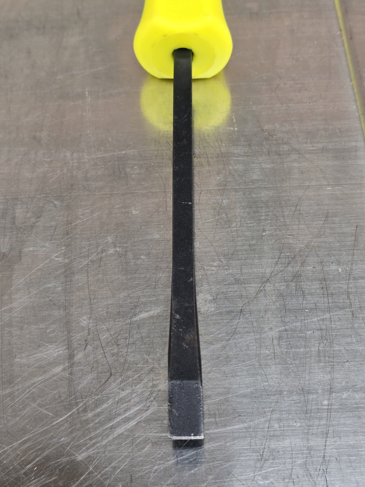 Snap-on HIVIZ 10″ Length Straight Blade Striking Prybar, Part# MPBS10AHV