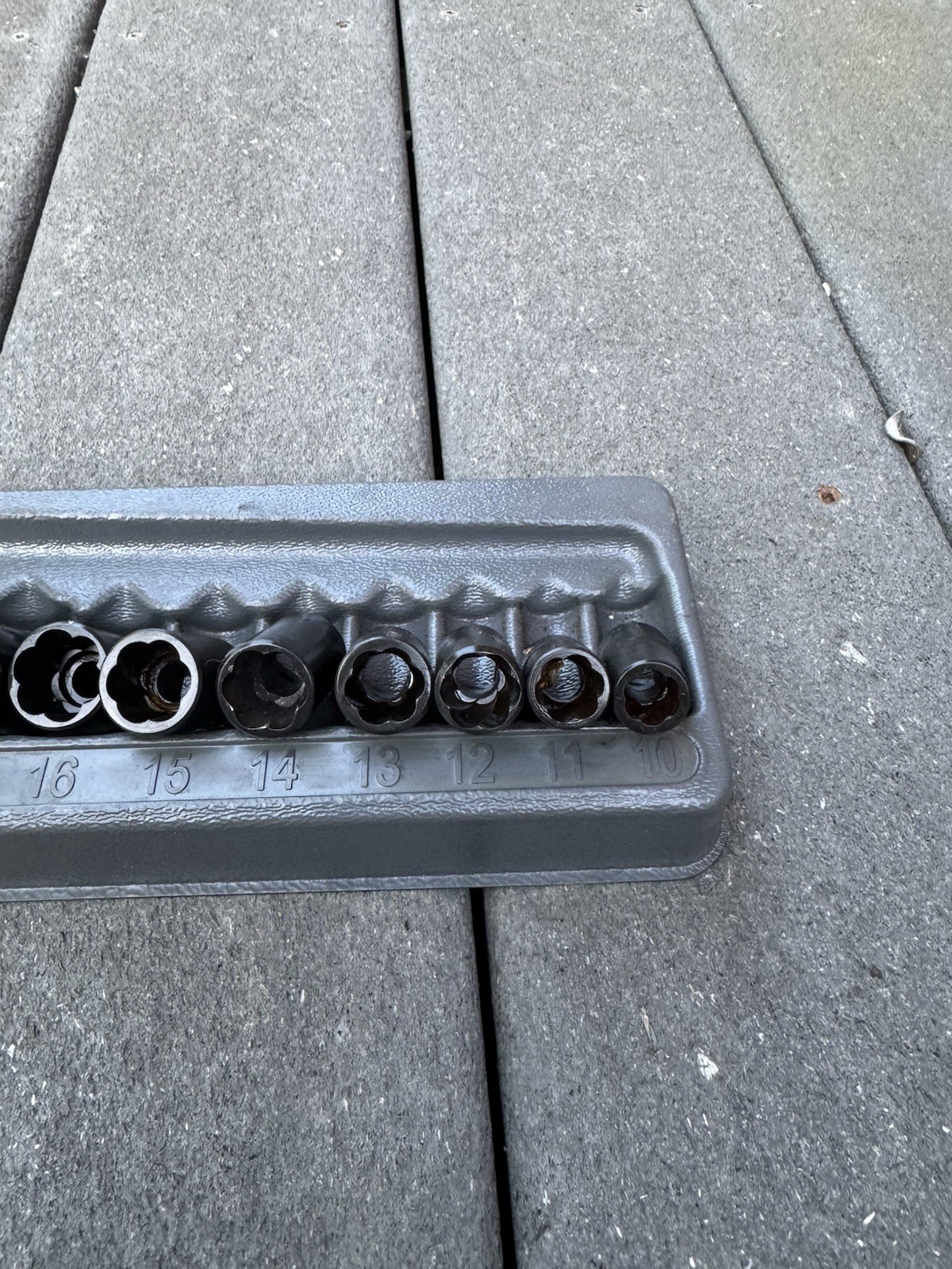 Blue-Point 209TFSMYA 9-Piece 3/8″ Dr Metric/SAE Shallow Twist Impact Socket Set