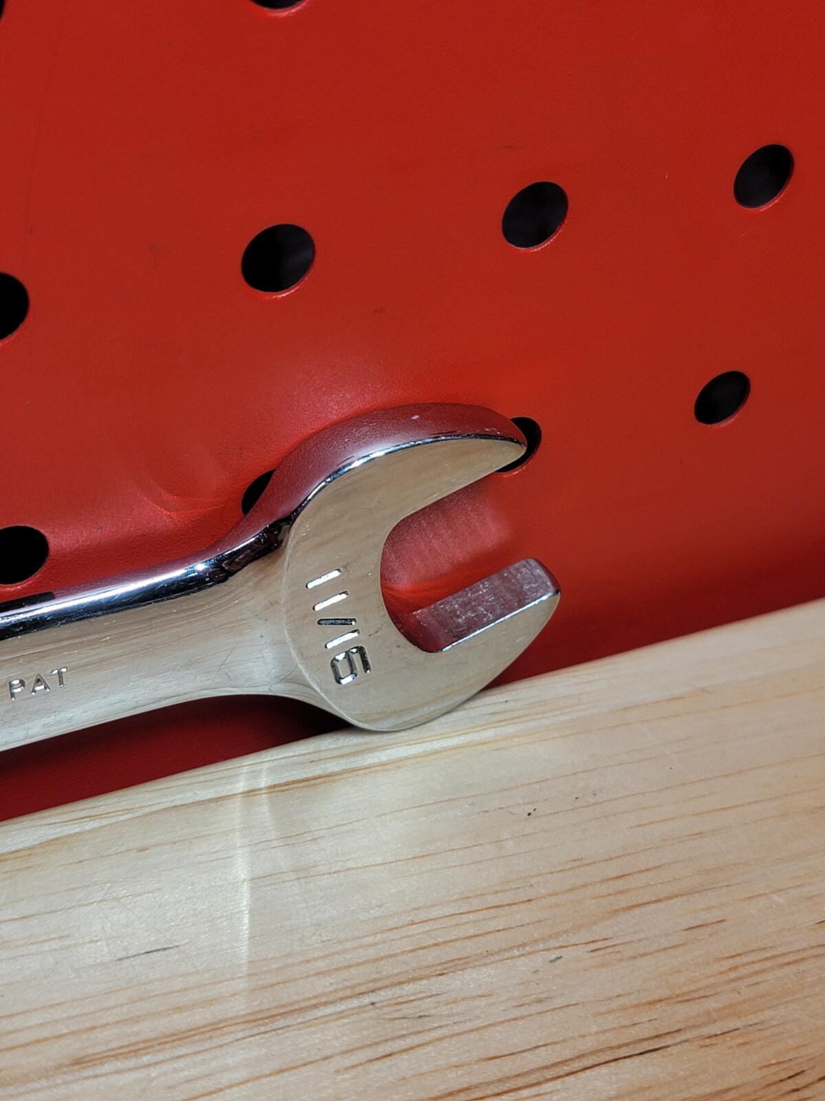 GearWrench Reversible 11/16″ SAE 12-Point Ratchet Wrench