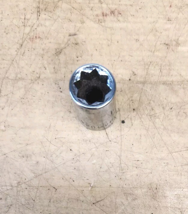 Snap On TM410 – 1/4″ Drive 5/16″ Double Square 8 Pt Chrome Socket