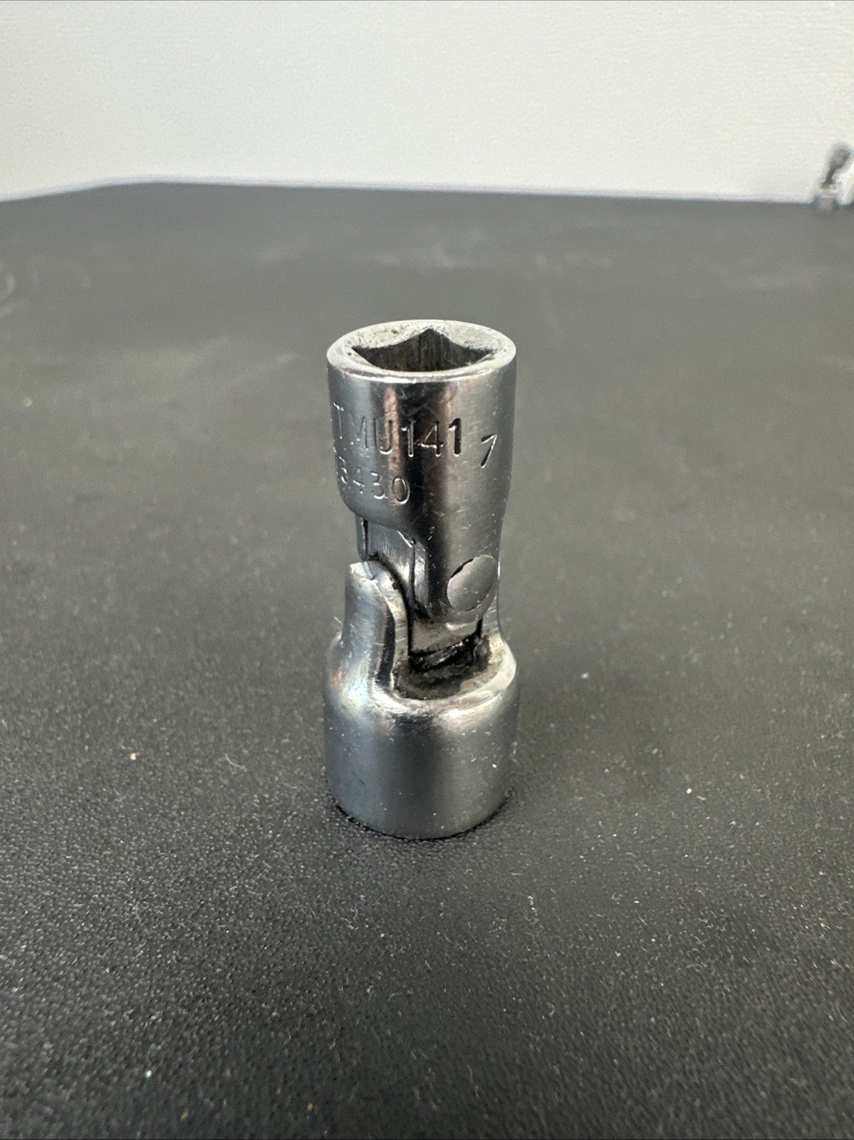 Snap-On Tools TMU141 – 7/16″ Universal Shallow Swivel Socket 1/4″ Drive 12 Point