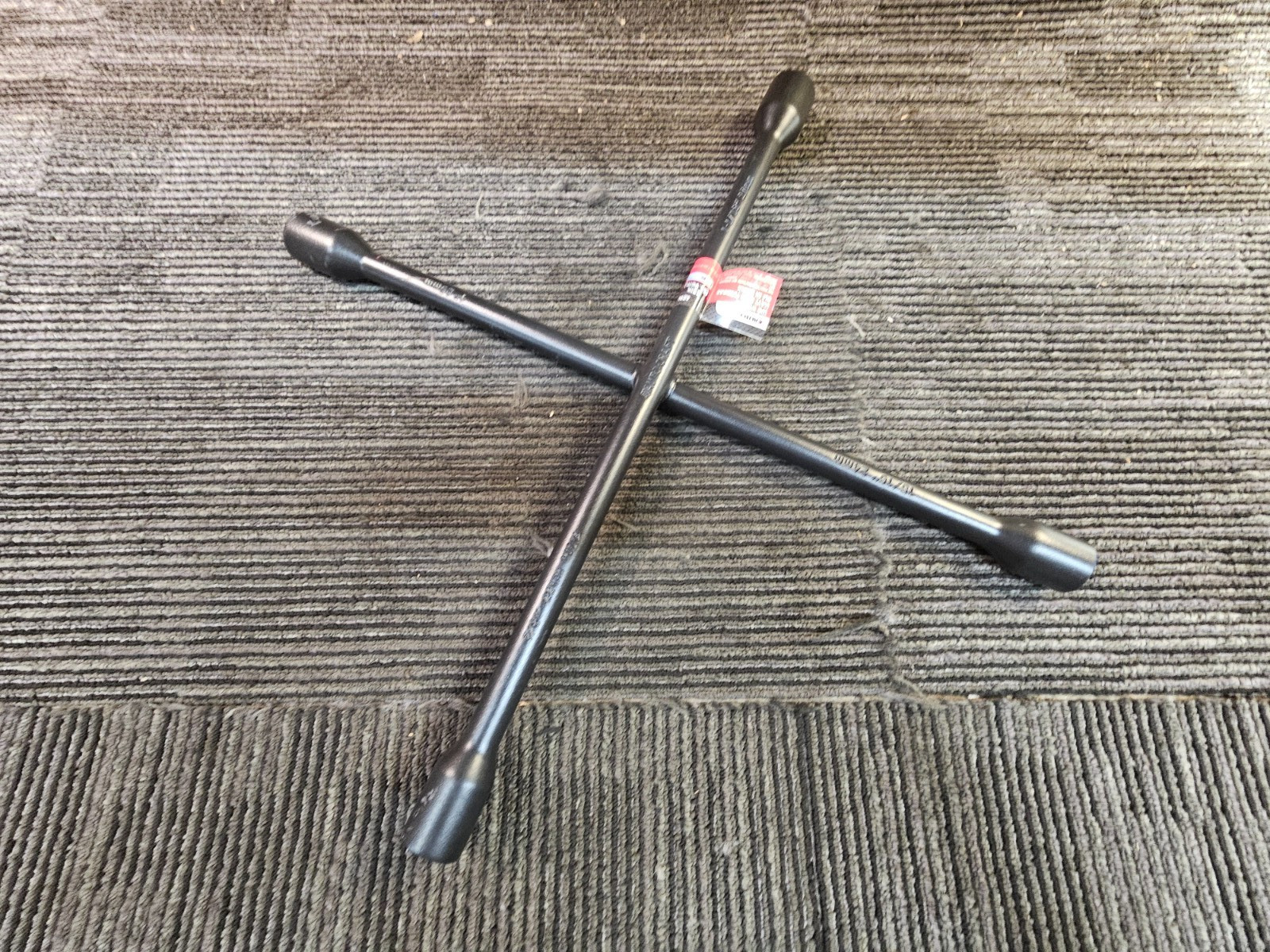 AutoCraft 22″ Lug Wrench for Trucks with Black Texture Coating, SAE and Metric