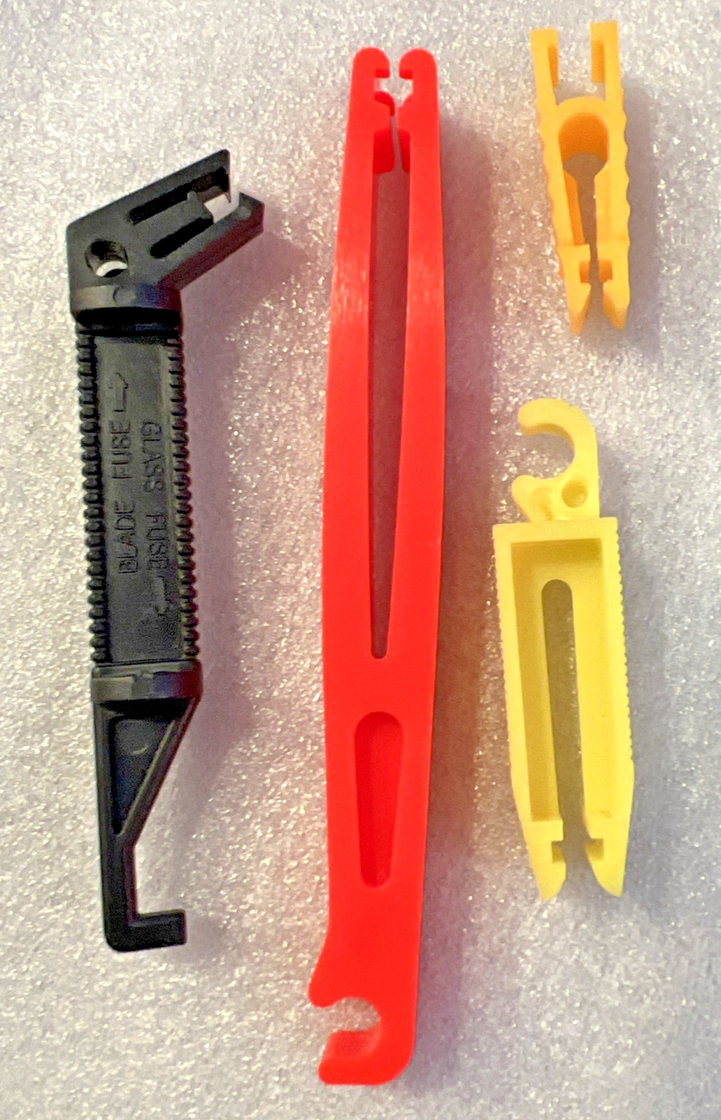 4 Piece Fuse Puller Set – universal – Brand New – P
