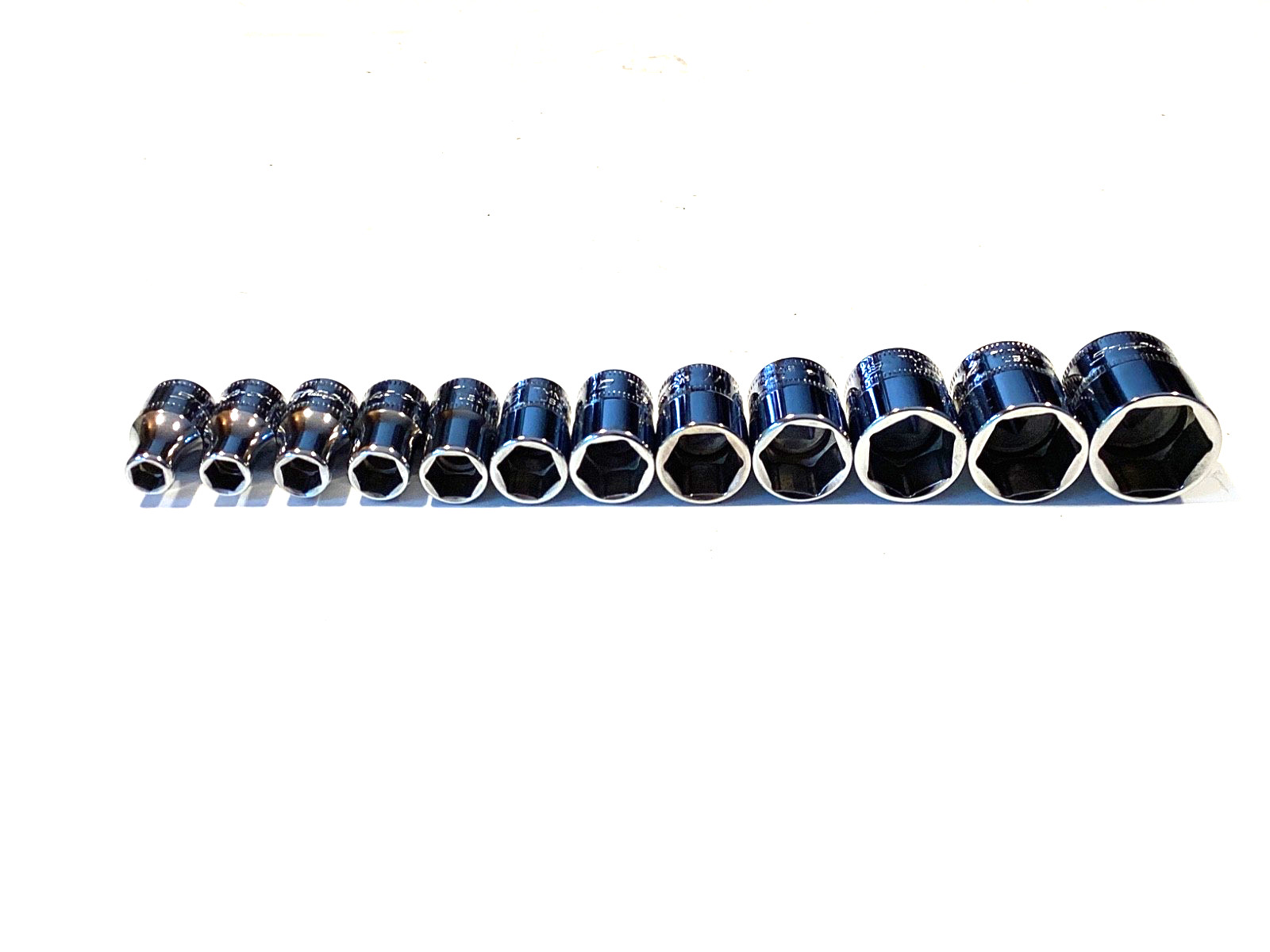 Snap On Tools NEW 12 Piece 1/4″ Drive 6 Point Metric Shallow Socket Set 112TMMY