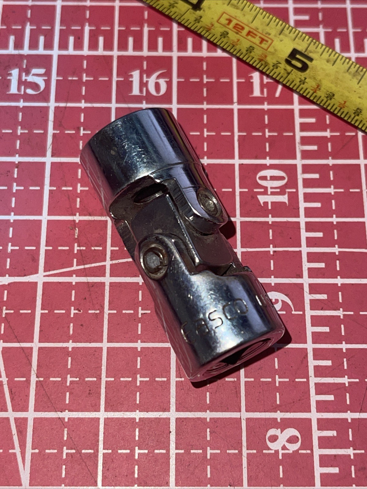Easco USA 722018 9/16 in SAE 3/8 Drive Swivel wobble 12 point Socket
