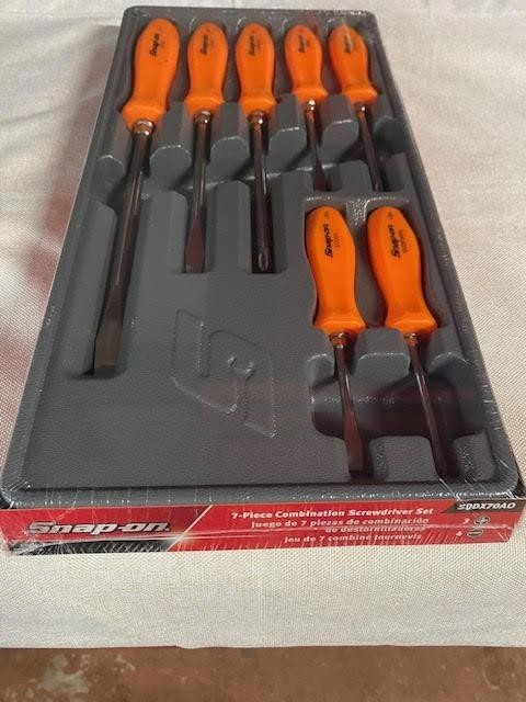Snap-on SDDX70AO – 7pc combo screwdriver set orange handle. Brand New SEALED
