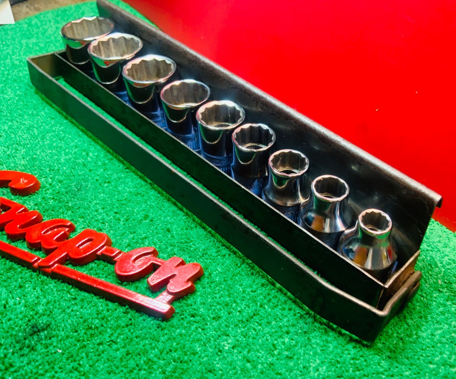 Snap-On Tools Vintage 1940’s Ferret Socket Set with tray. Clean & Pristine!