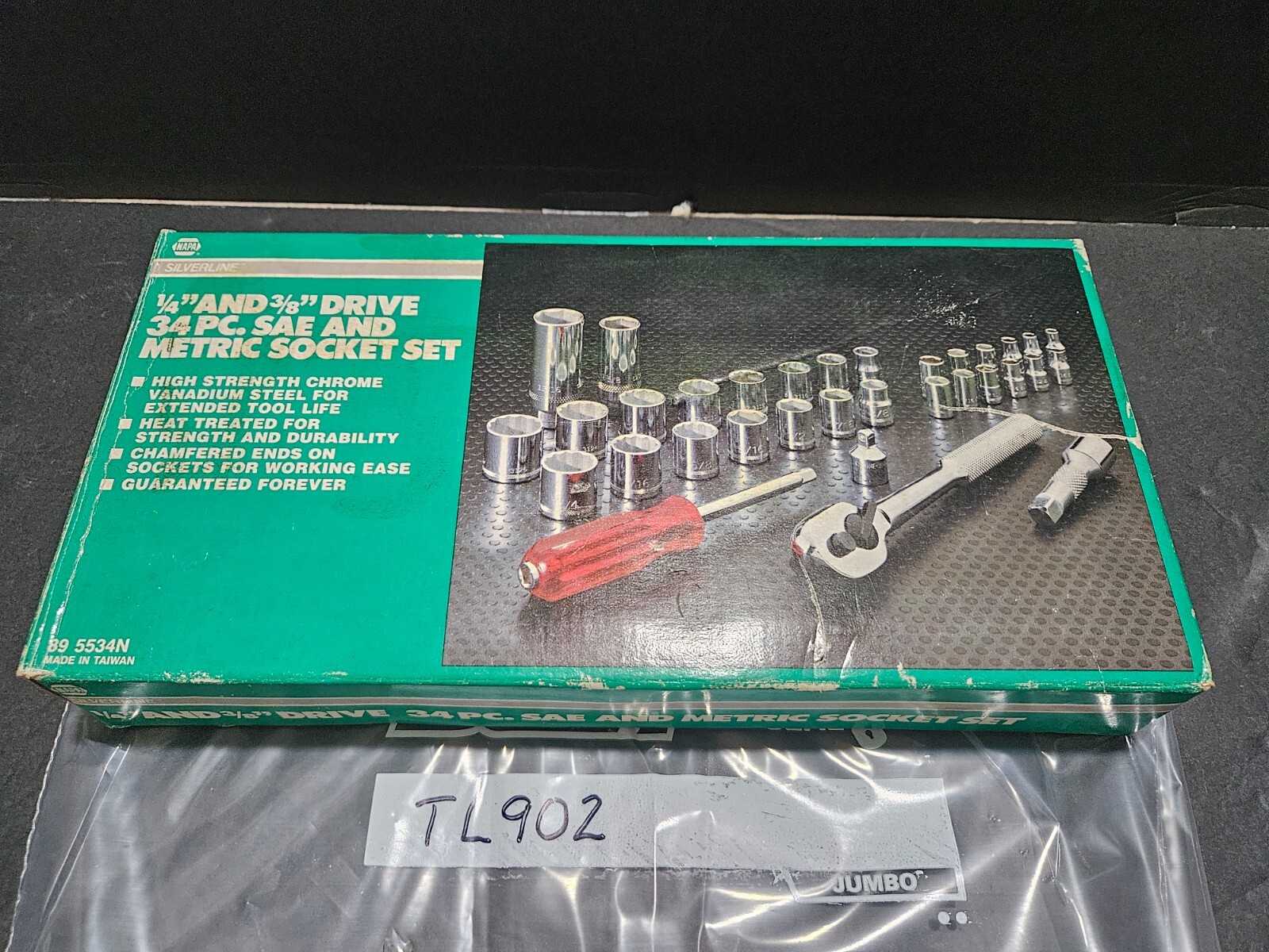 VINTAGE NAPA SILVERLINE 1/4″ & 3/8″ DRIVE 34PC SOCKET SET W/METAL CASE (TL902)