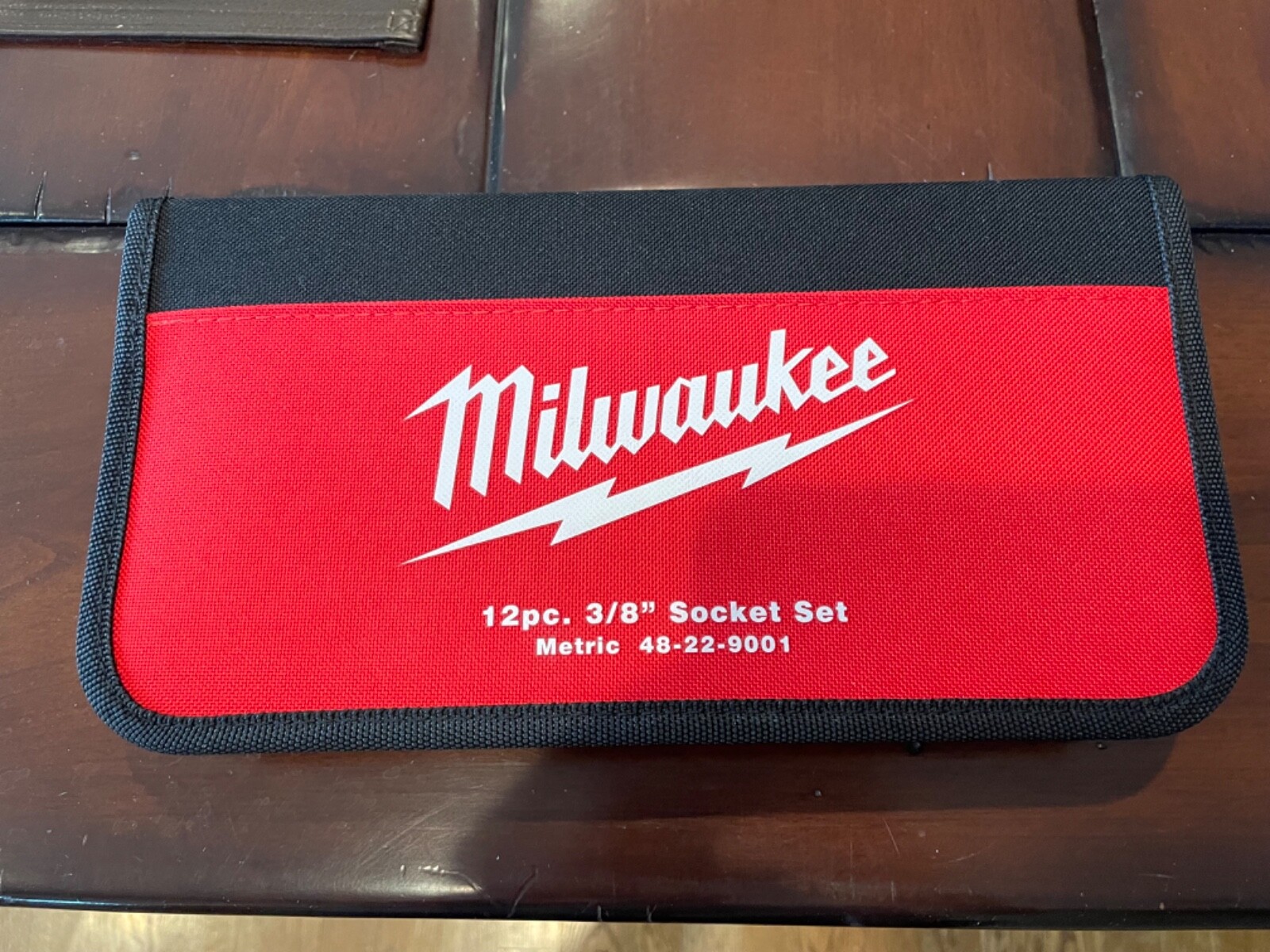 Milwaukee 12pc 3/8″ Socket Set Metric 48-22-9001 new open box