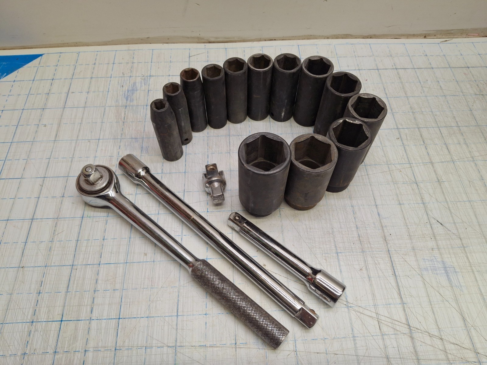 13 Piece Pittsburg 1/2″ Drive Socket Set 7/16 – 1 1/4″