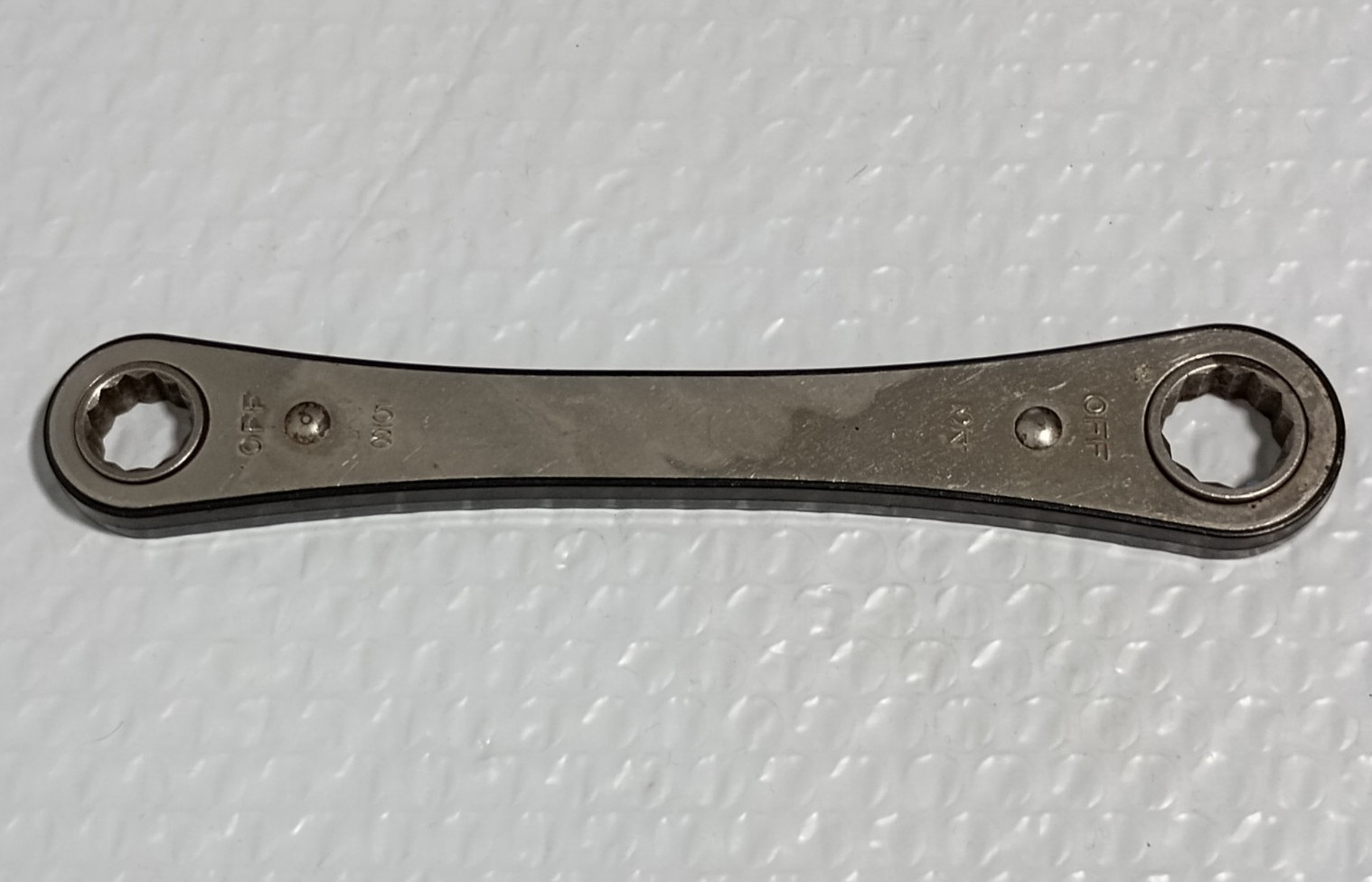 CRAFTSMAN TOOLS 243684, 5/8″ x 3/4″ DOUBLE RATCHETING WRENCH, 8.6″ LONG, 12 PT.