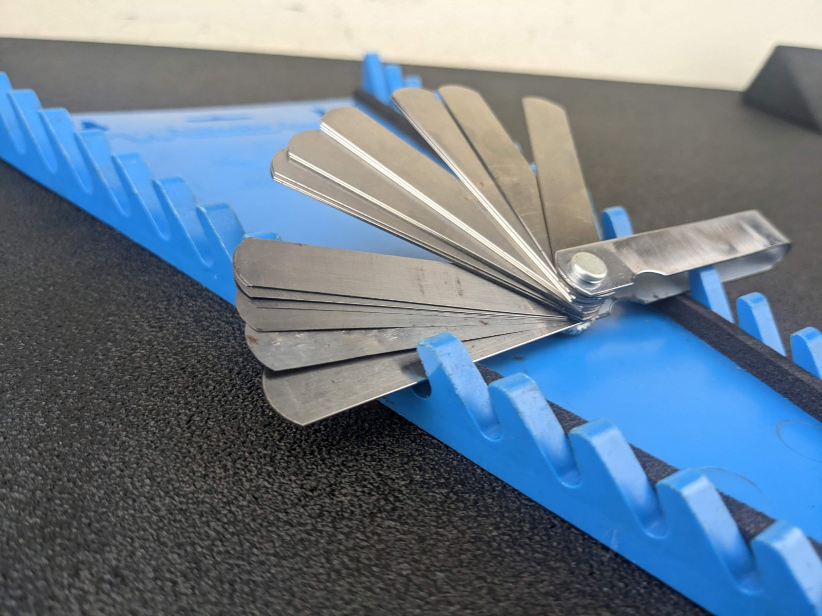 #bl570 Blue Point FB325A Feeler Gauge Set 25 Blades Inches SAE Metric USA