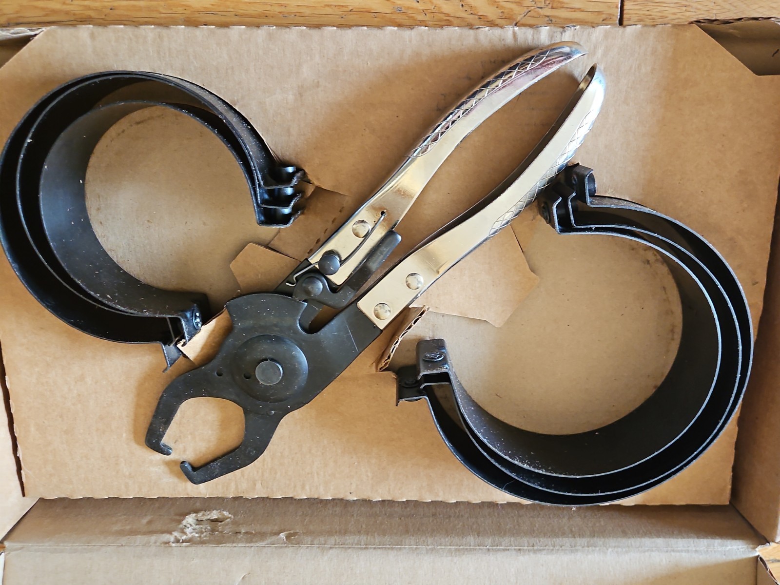 Snap On Blue Point RC980 Piston Ring Compressor Set Pliers w/ 6 Rings, MINT