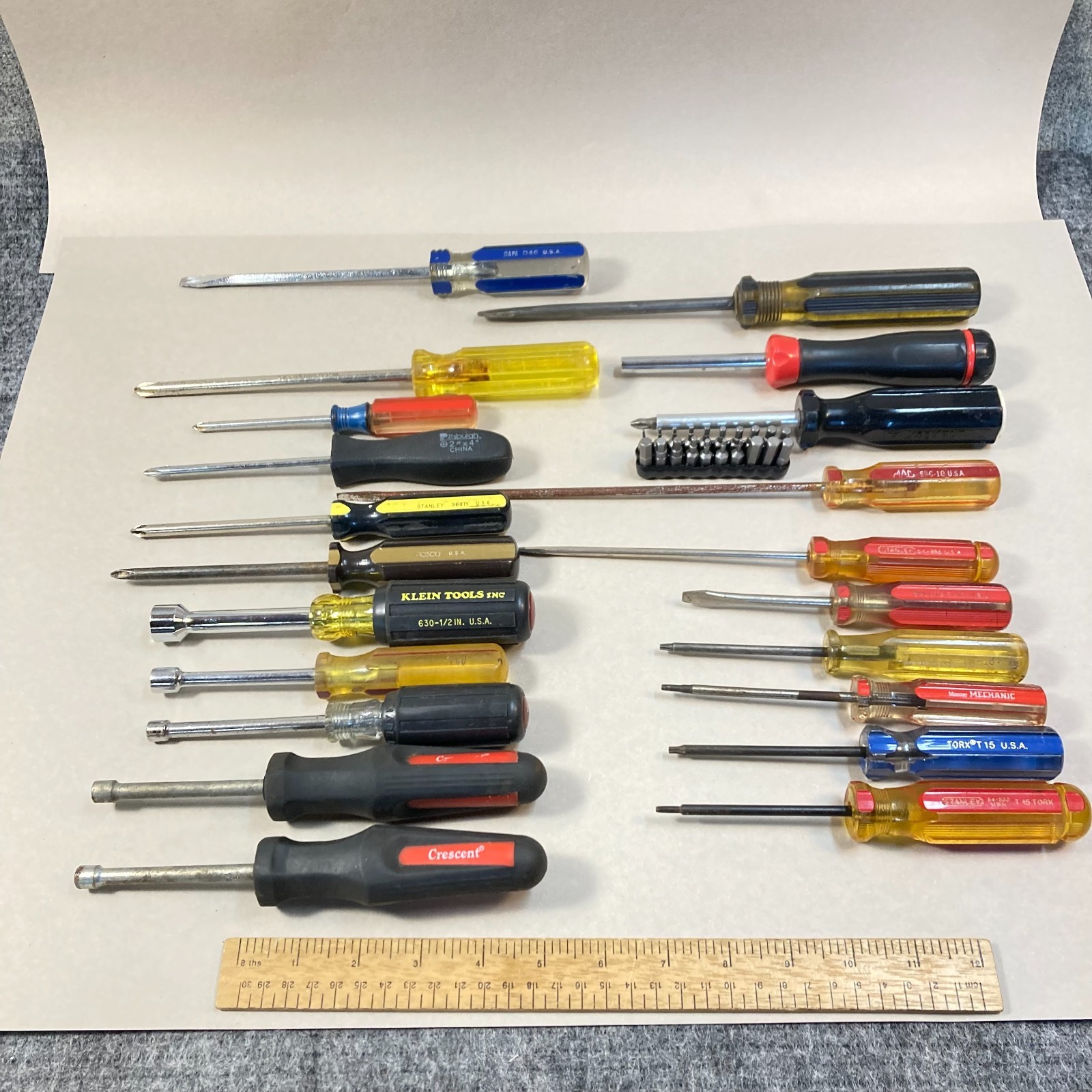 Screwdriver Lot 22 Pc 5 Nutdriver 4 Torx 5 Phillips 5 Flat Slotted 2 Bit Driver