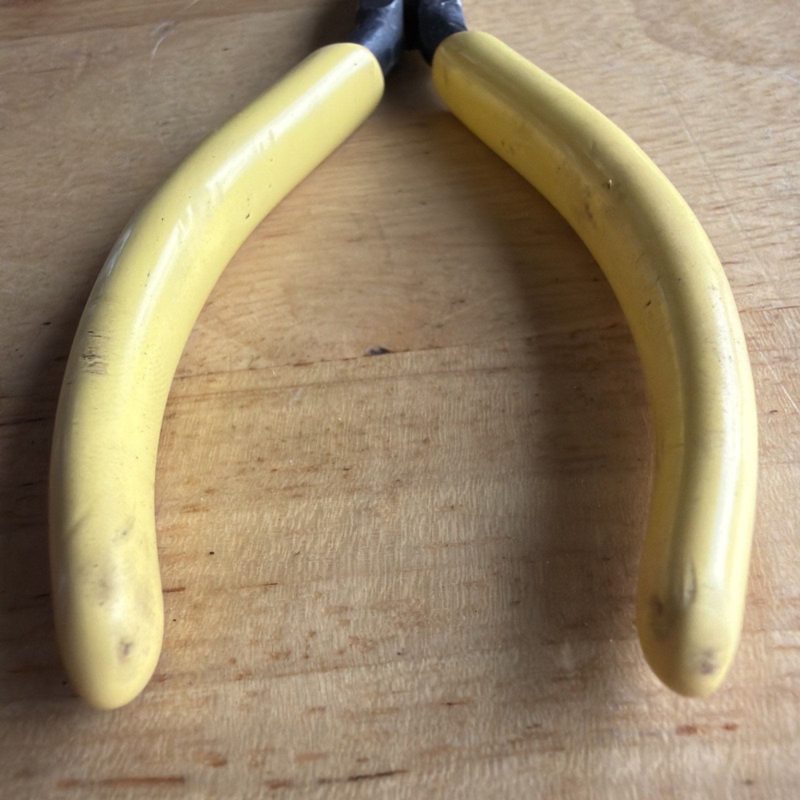 Williams Tools 5″ Long Thing Bent Needle Nose Pliers Yellow Handl PL-127C USA