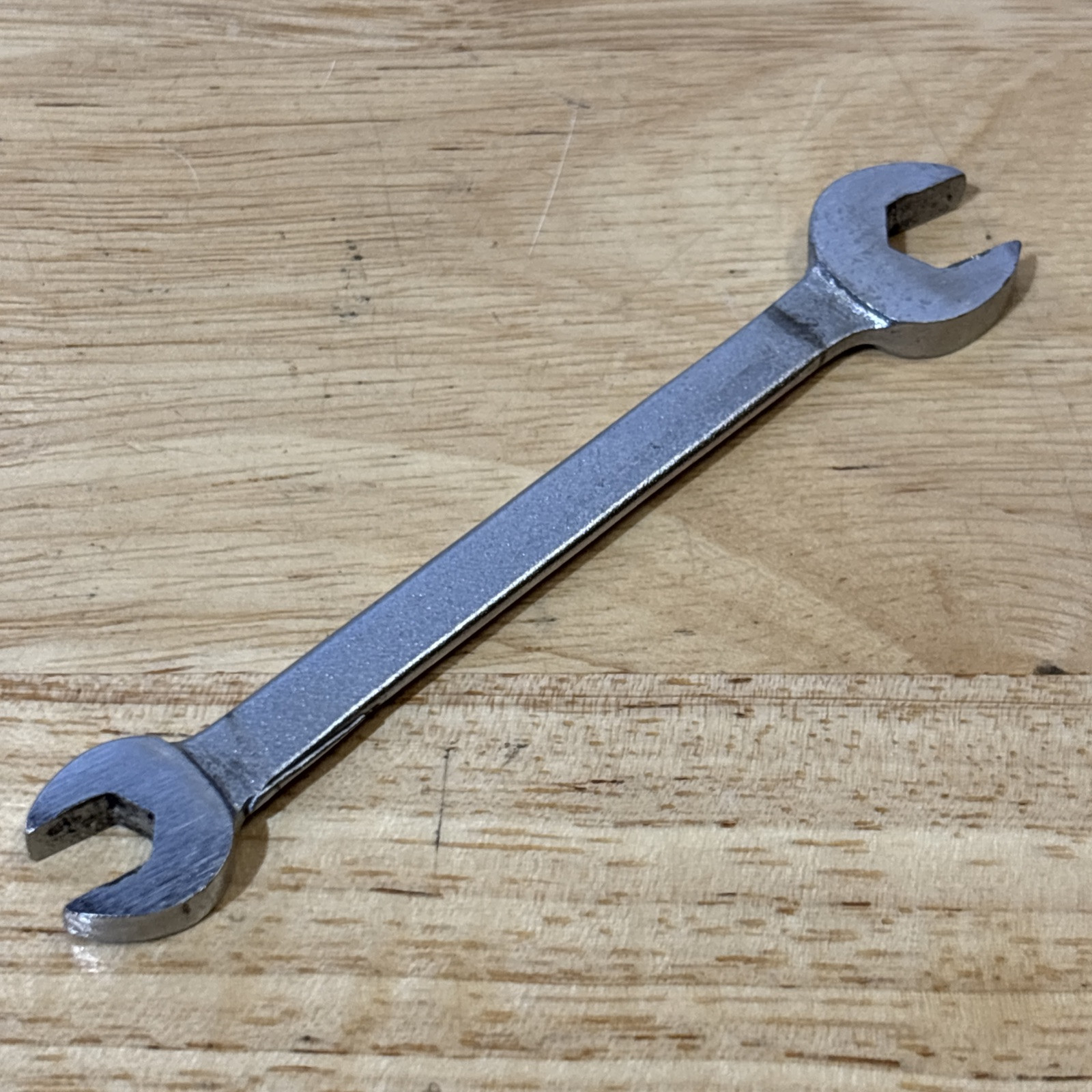 Dayton 5/16″ x 1/4″ Ignition Double Open End Wrench 4×157 Vtg USA