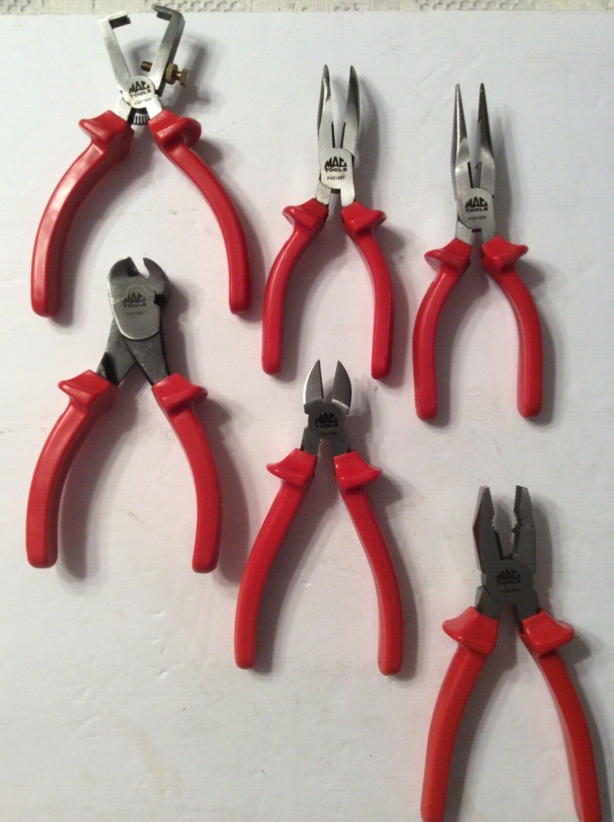Mac Tools Red Handle Miniature Piler Set. Comes with zip up case. 