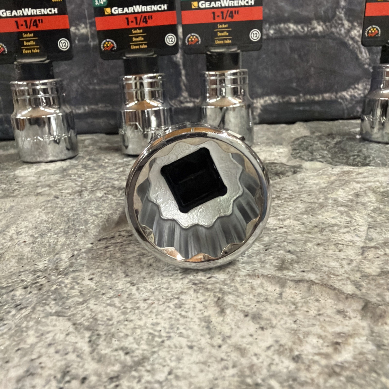 GEARWRENCH 80839 3/4″ Drive 1-1/4″ SAE Socket 12Pt ( 25 Packs)