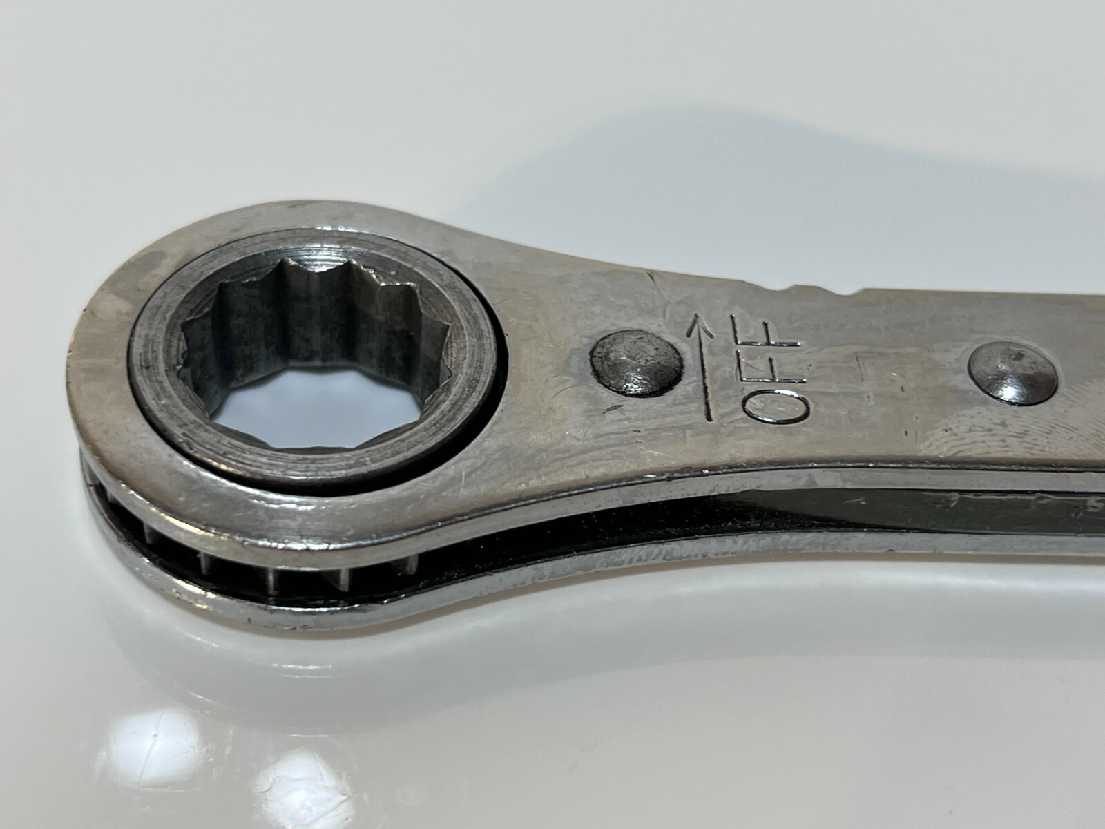 PROTO No. 1194 SAE 5/8″ x 11/16″ Box-End Ratcheting Wrench – 12 Point – USA Made