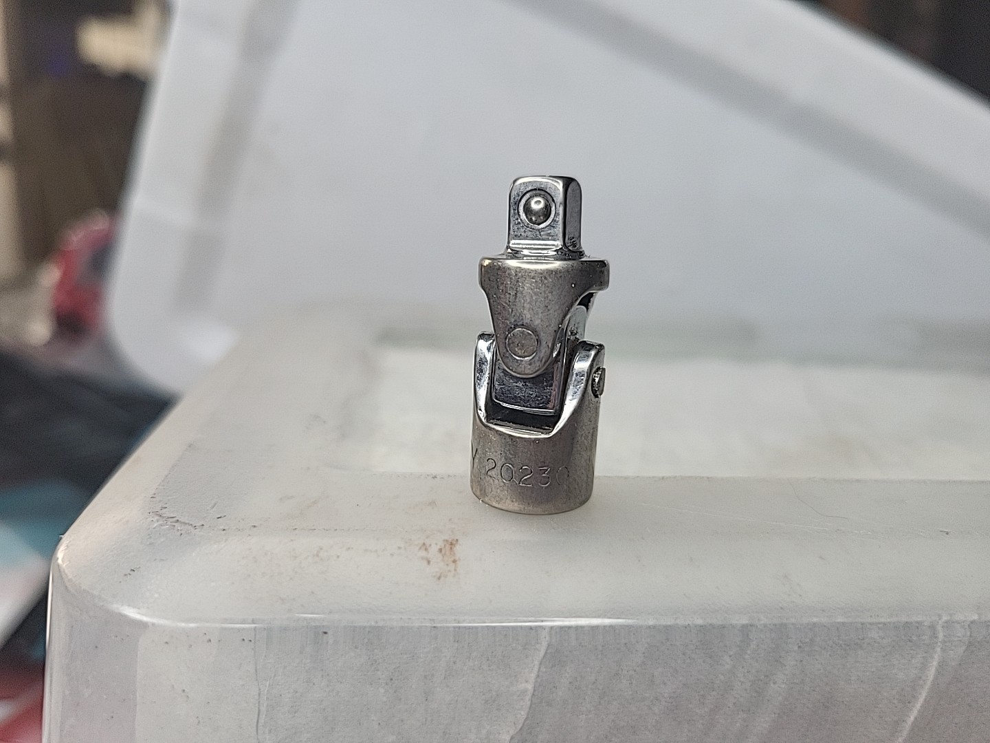 HUSKY 20230 1/4″ Drive Friction Ball Swivel Universal Joint Adapter