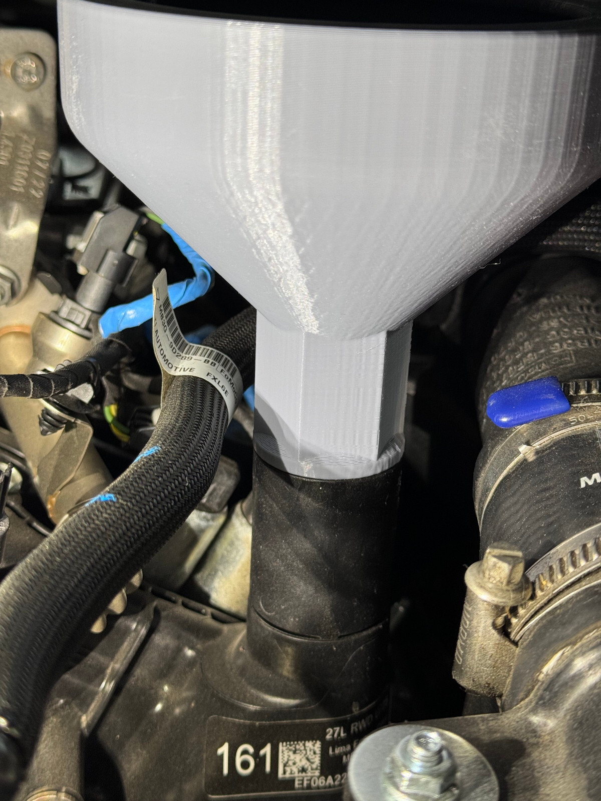No Spill Locking Oil Funnel for New Ford Bronco/Ranger/Maverick 2.3L – Magnetic