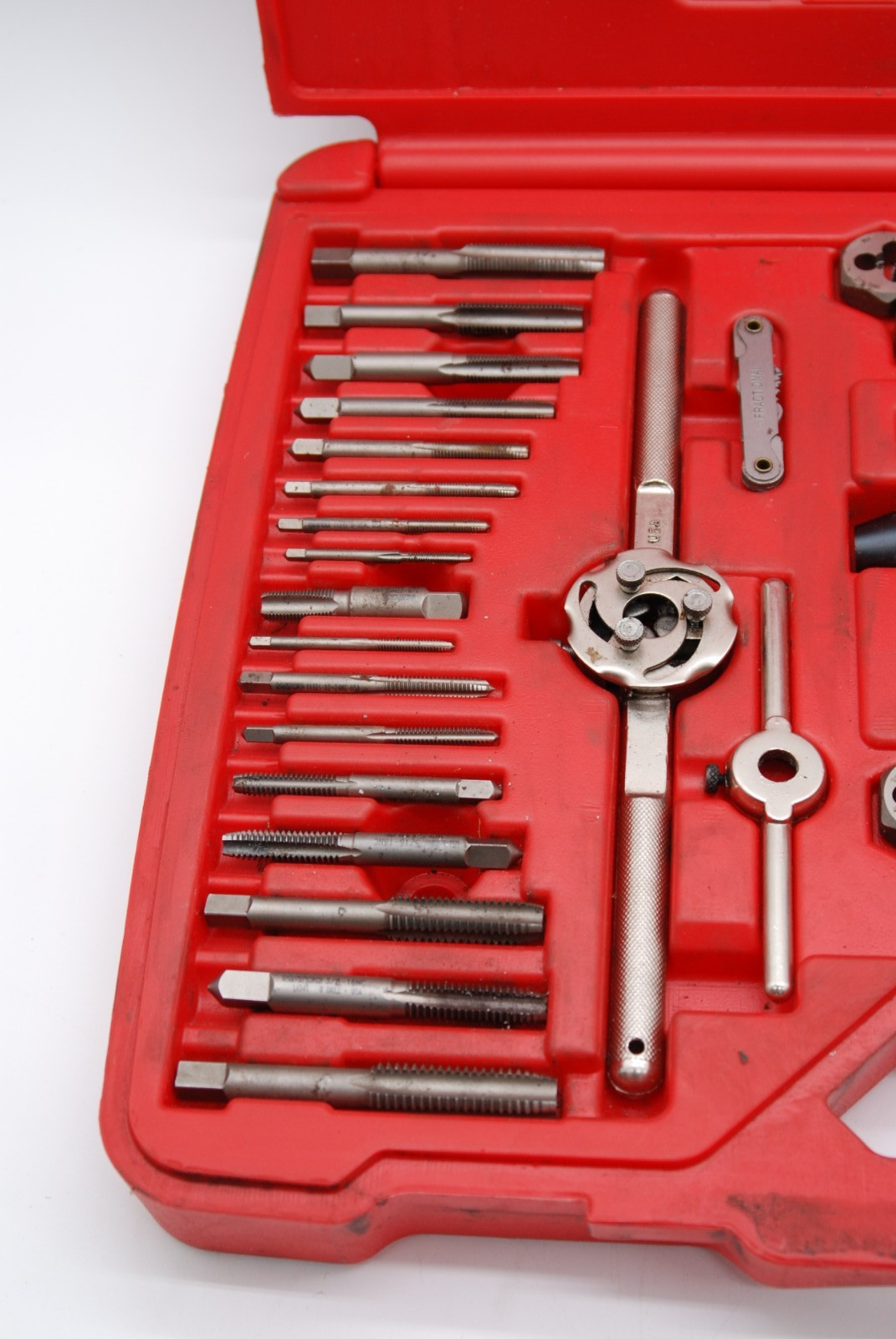 Matco Tools 76pc Machine Screw SAE & Metric Tap & Die Threading Set 676TD