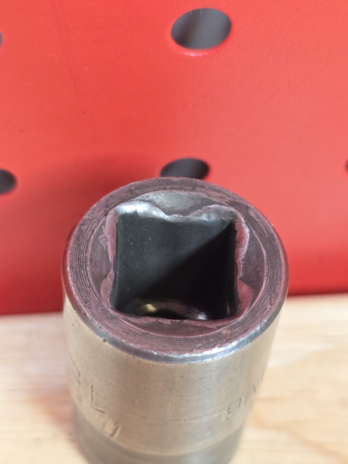 Matco Tools CP15M6 15mm Metric 1/2″ Drive Shallow 6-Point Impact Socket
