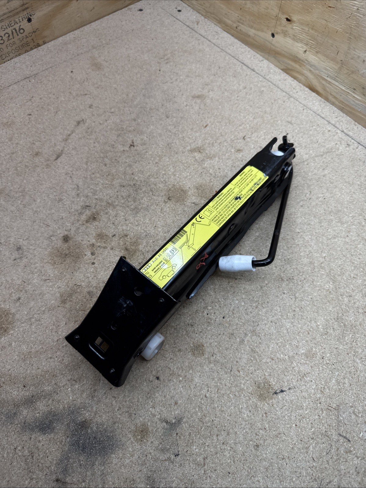 2012-2018 AUDI A6 A7 S6 S7 C7 EMERGENCY SPARE TIRE JACK 4G0011031 F OEM