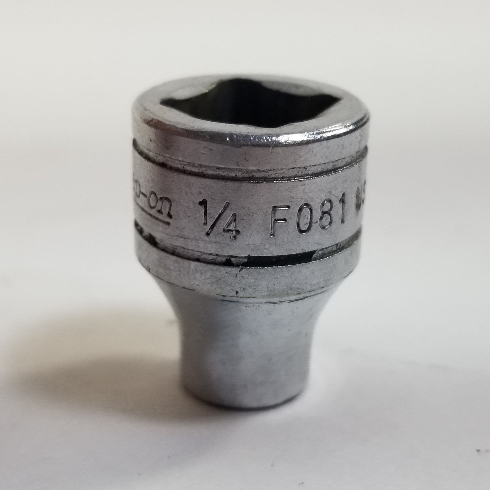 Snap-On Tools F081 – 1/4″ – 12 Point Shallow Socket 3/8″ Drive SAE Snap On USA
