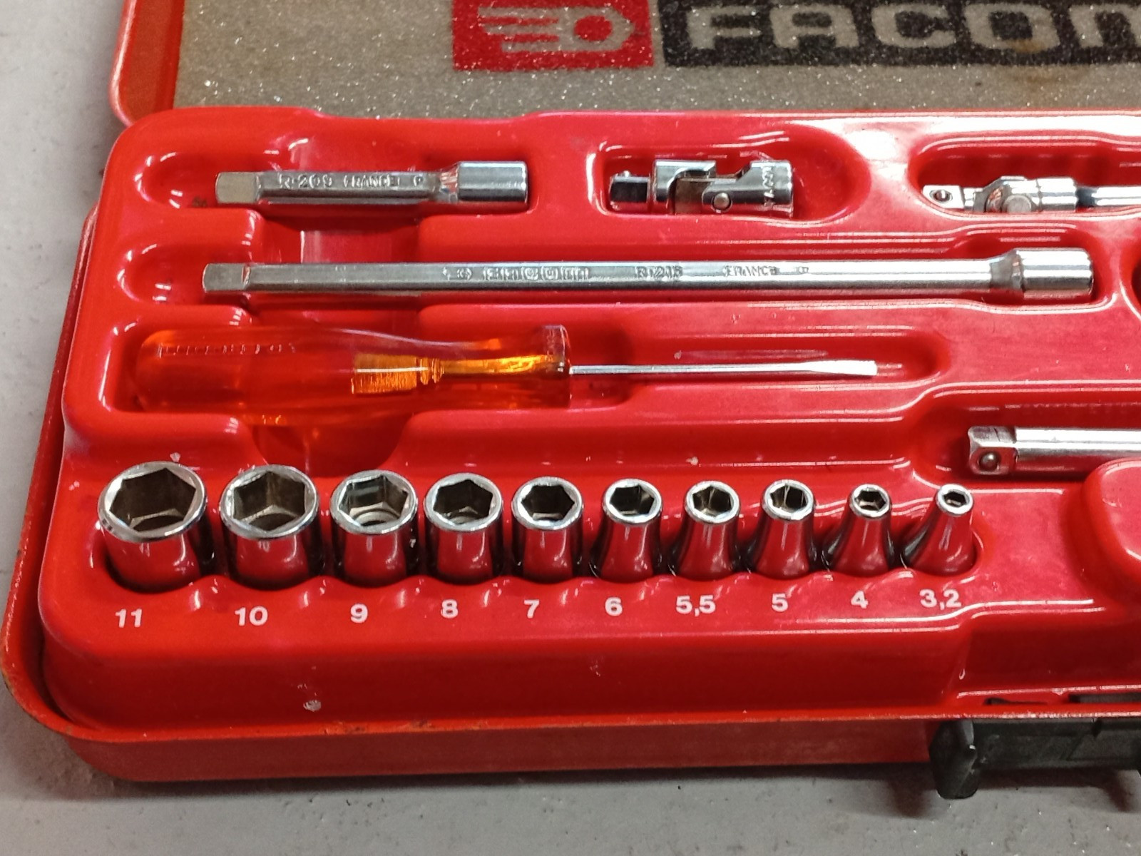 Vintage FACOM metric 1/4″ Drive, 19 Piece Socket Set, Made In France