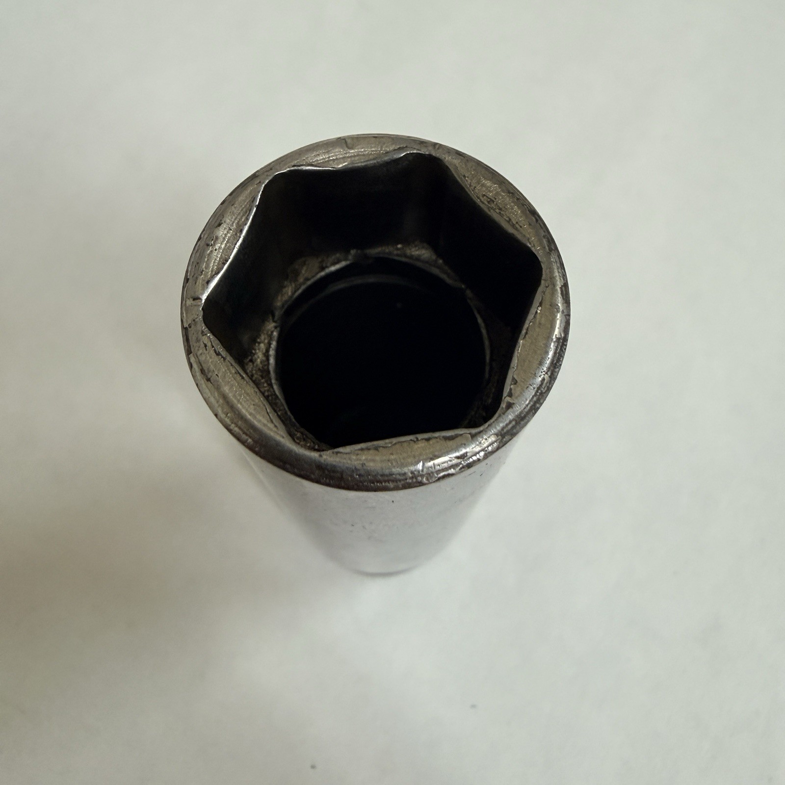 Snap-on Tools 18mm Deep Socket 3/8″ Drive Metric Chrome 6-Point SFSM18 SFSM-18